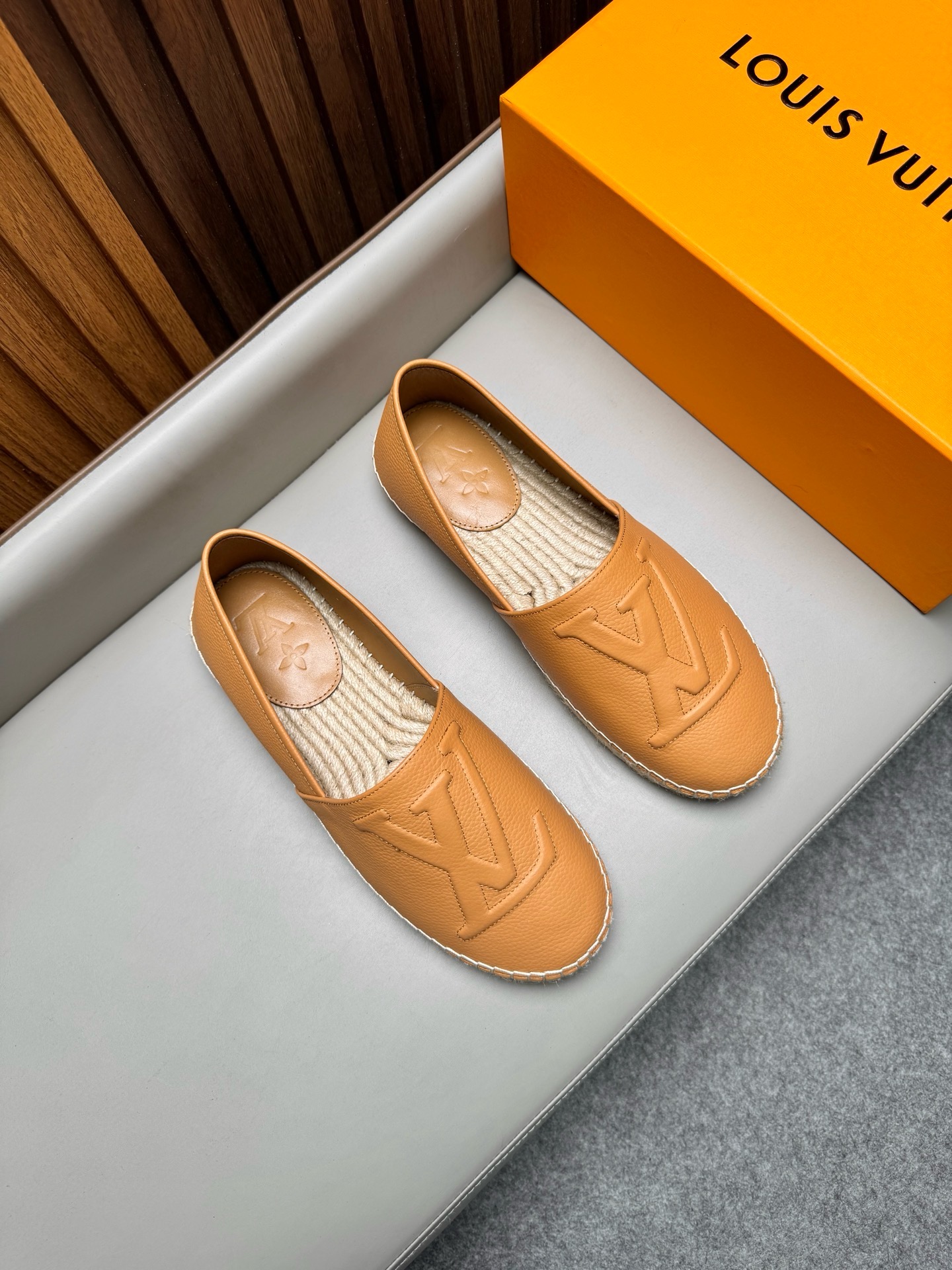 Эспадрильи мужские в стиле Louis Vuitton бежевого цвета