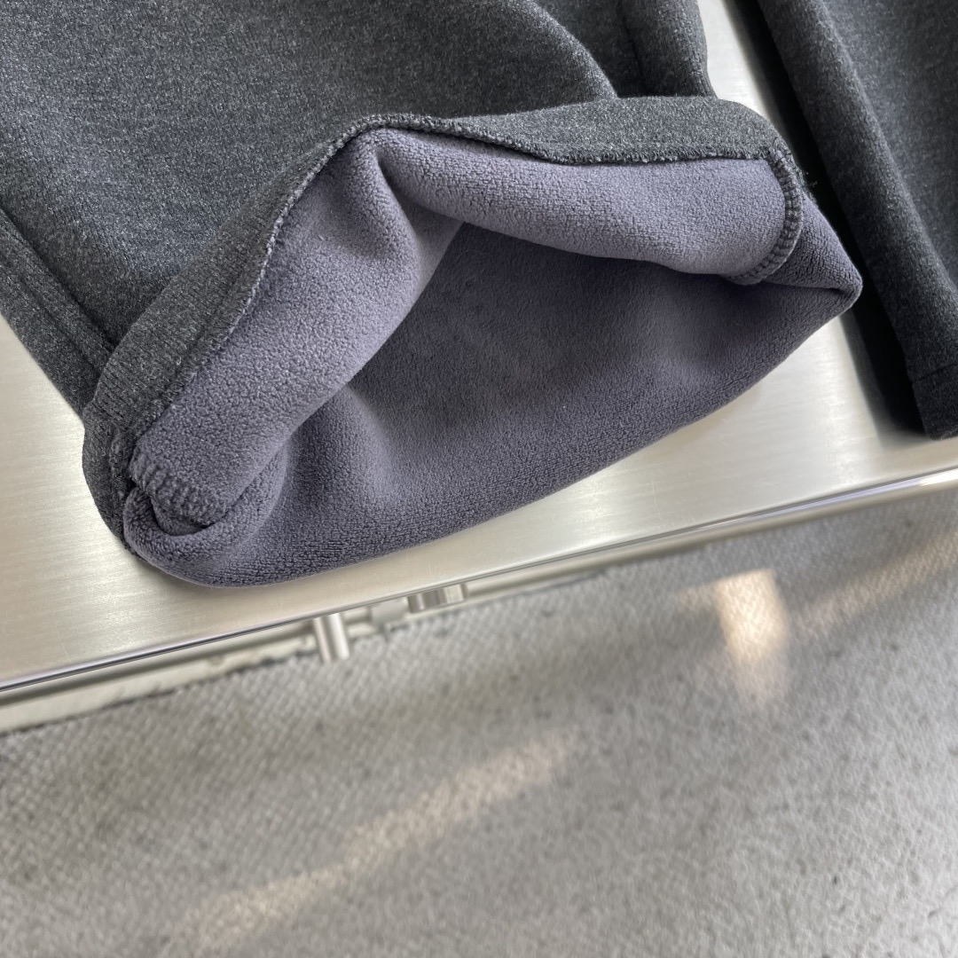 Брюки мужские в стиле Maison Margiela тёмно-серого цвета с утеплённой подкладкой