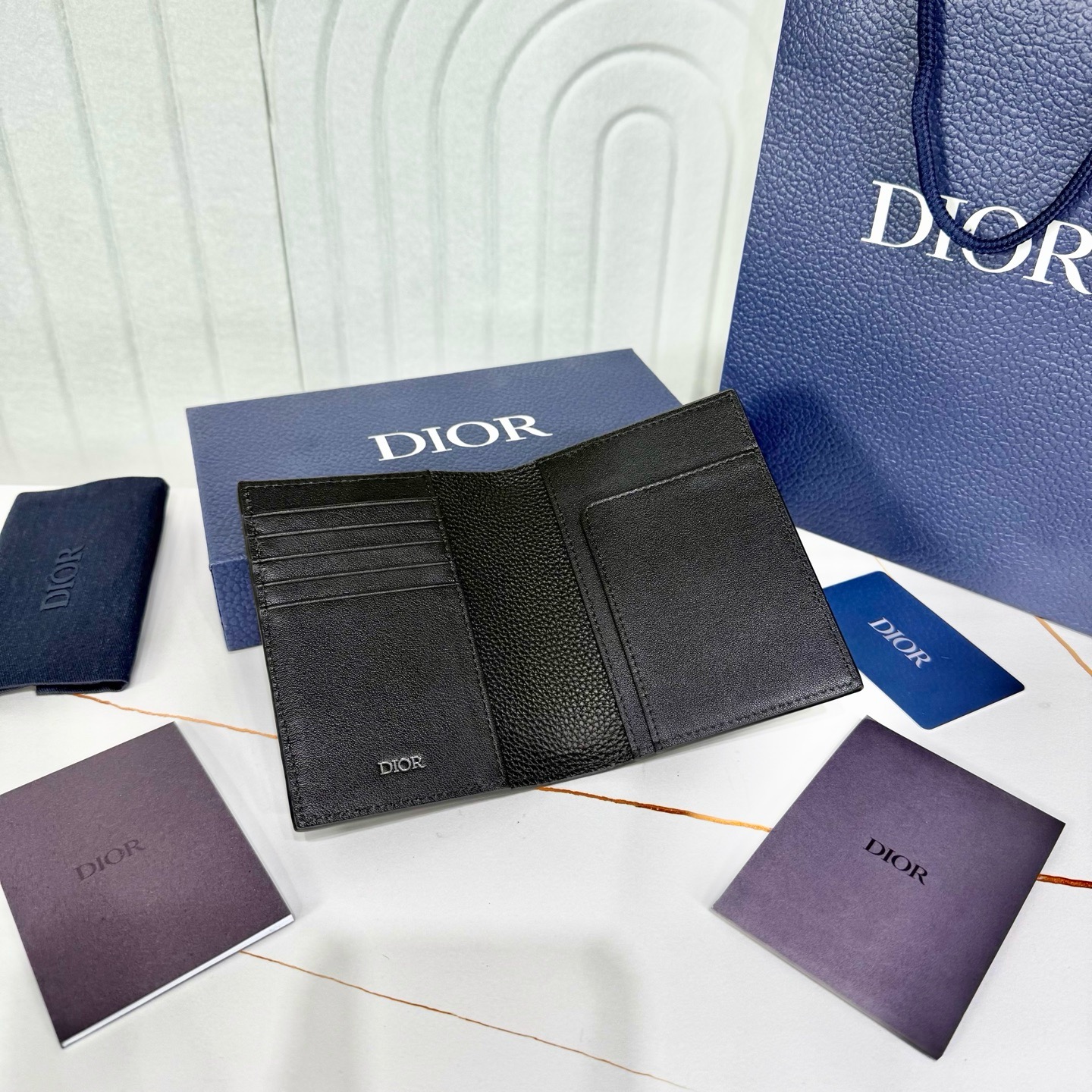 Обложка для паспорта мужская Dior чёрного цвета