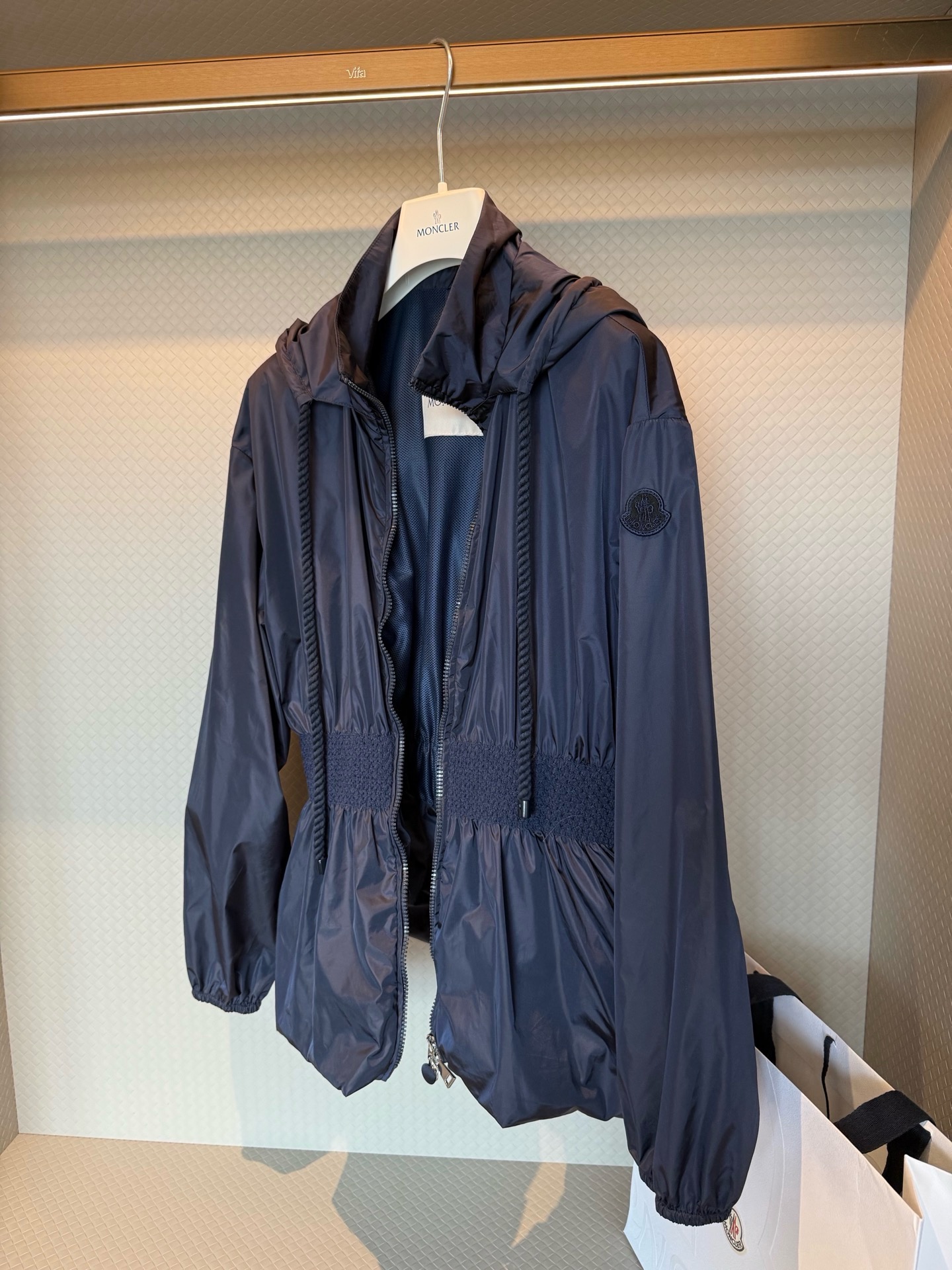 Куртка женская в стиле Moncler синего цвета