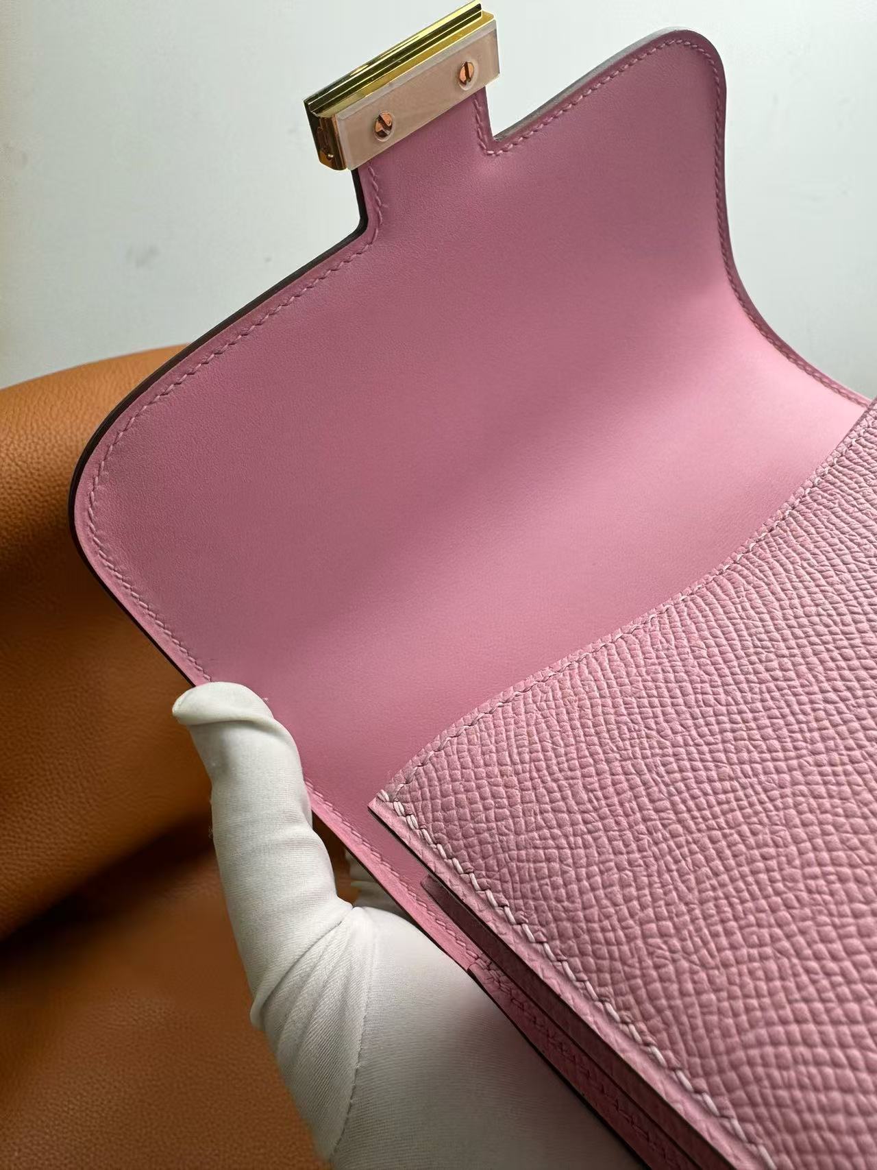 Сумка женская в стиле Hermès Constance розового цвета