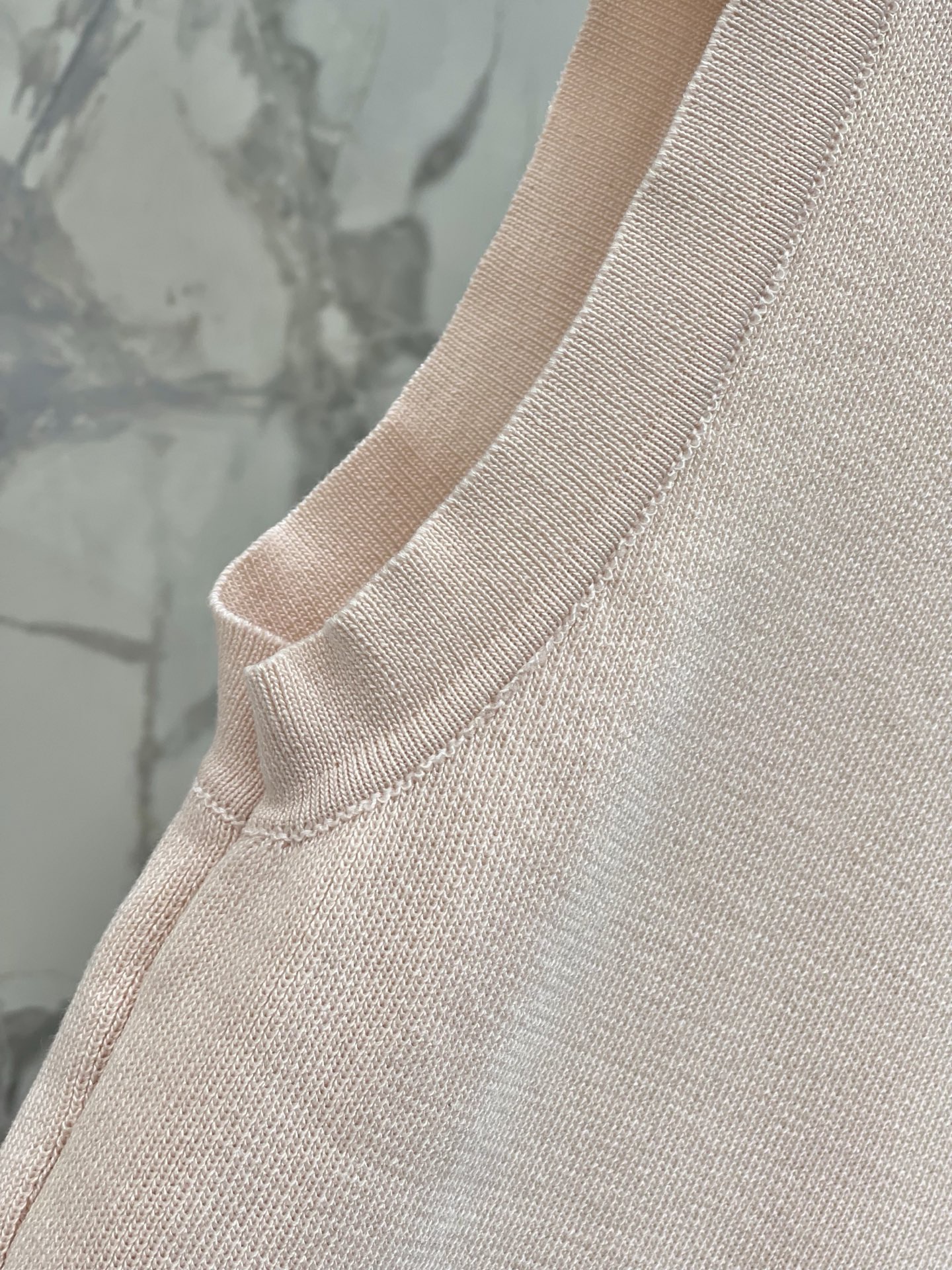 Костюм женский в стиле Miu Miu трикотажный: топ без рукавов и юбка миди плиссированная