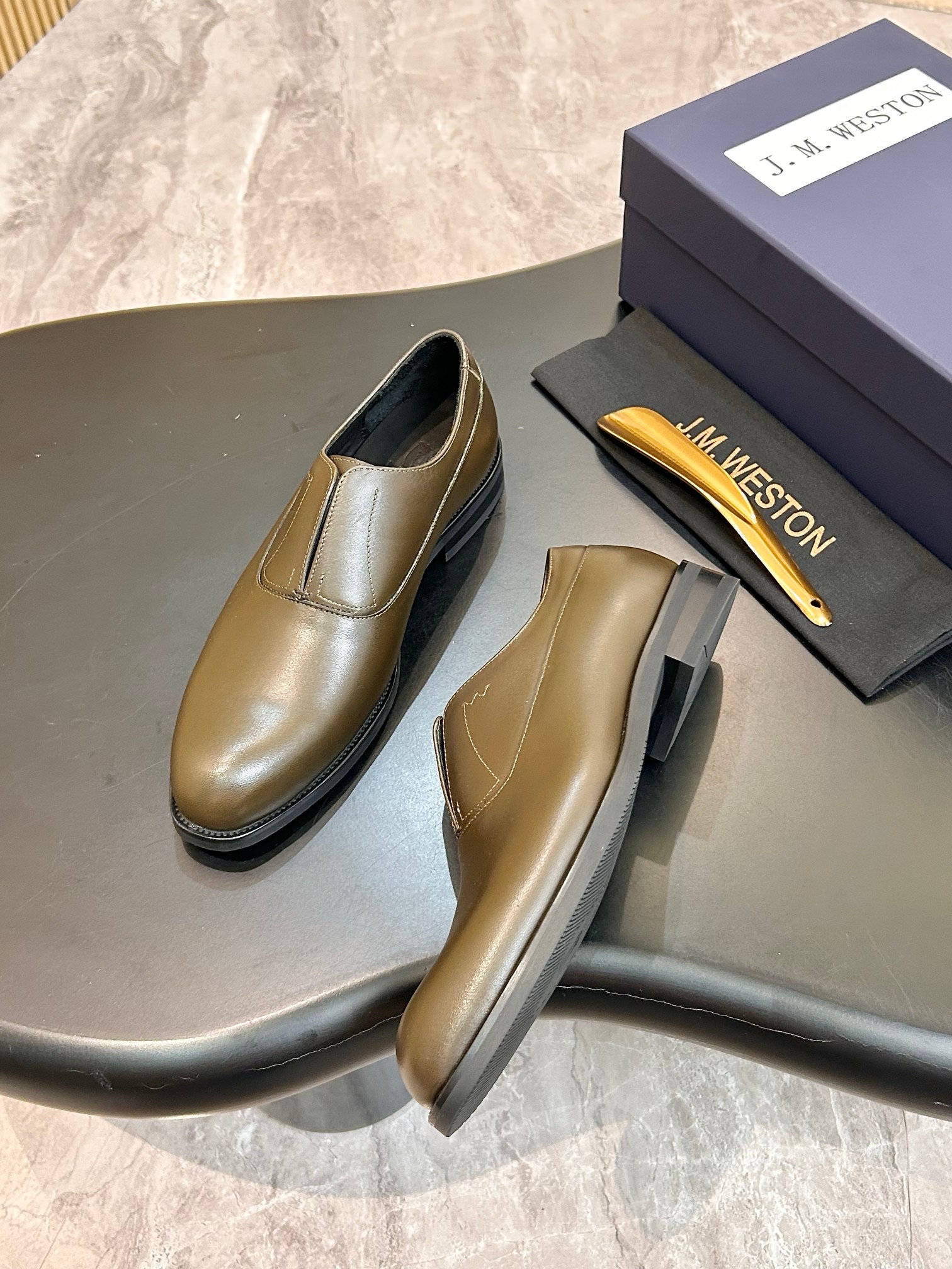 Туфли мужские J.M. Weston Iena Slip-On Oxford цвета хаки