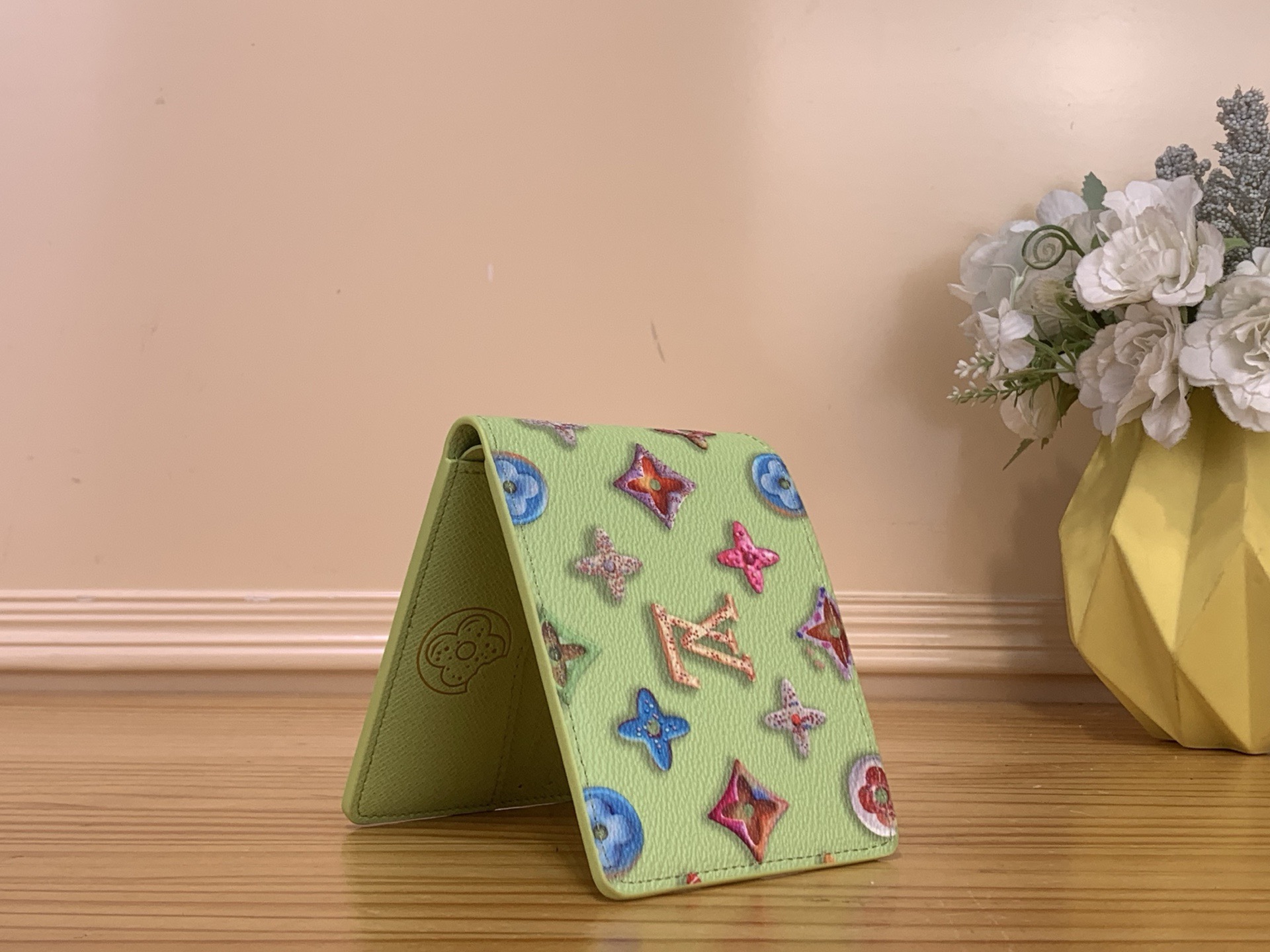 Кошелёк унисекс в стиле Louis Vuitton Slender Monogram Donuts компактный зелёного цвета