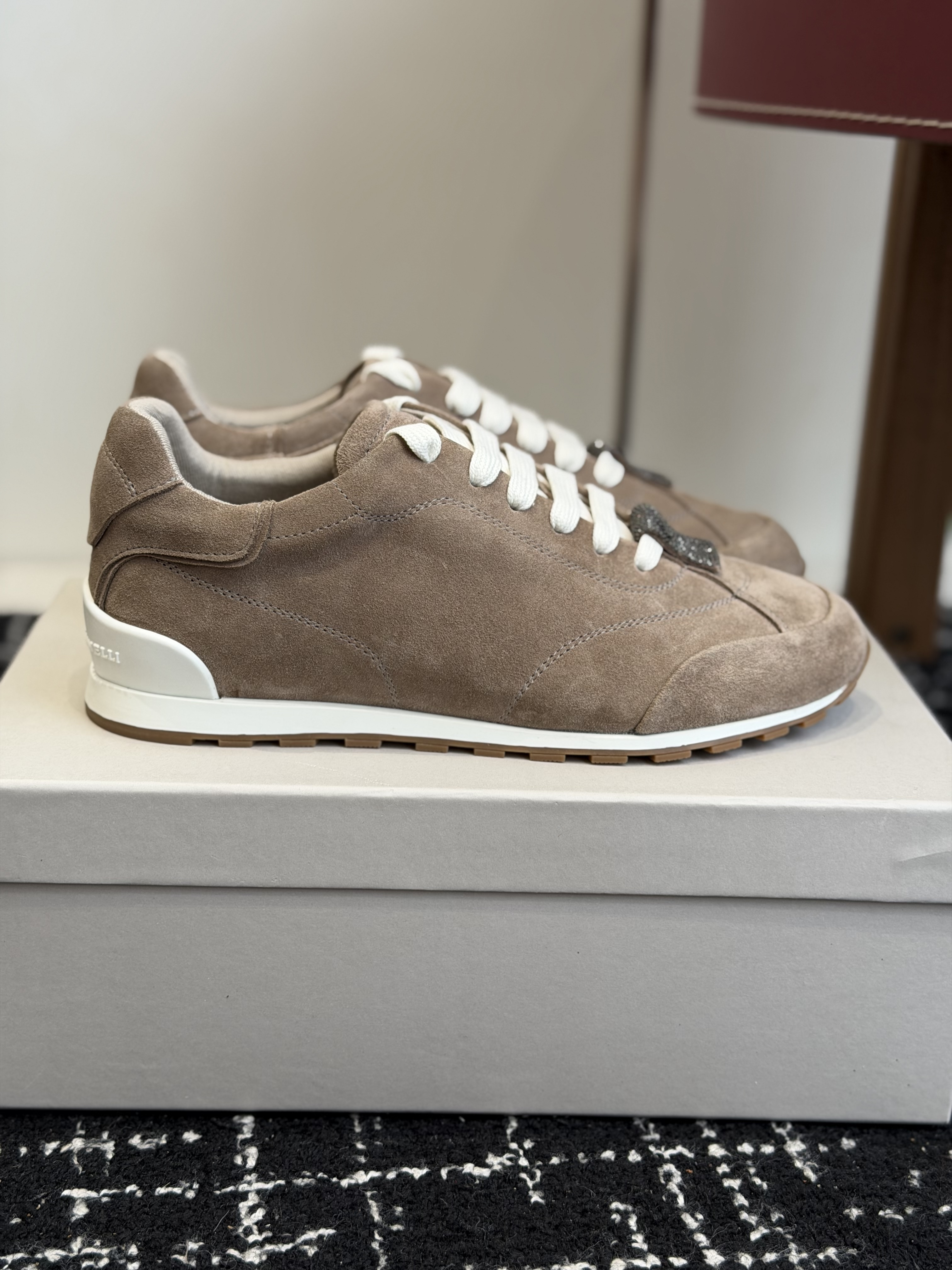 Кроссовки женские в стиле Brunello Cucinelli бежевого цвета