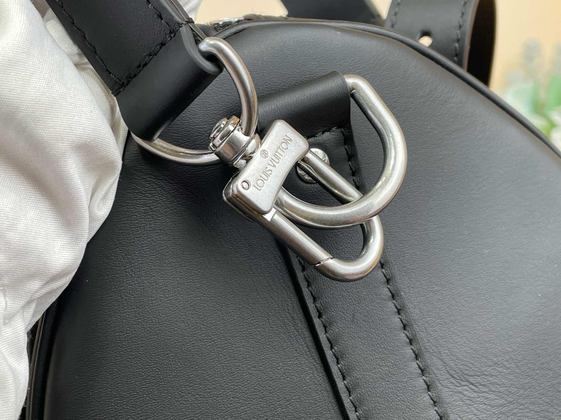 Сумка мужская Louis Vuitton Keepall Cargo Bandoulière 35 чёрного цвета