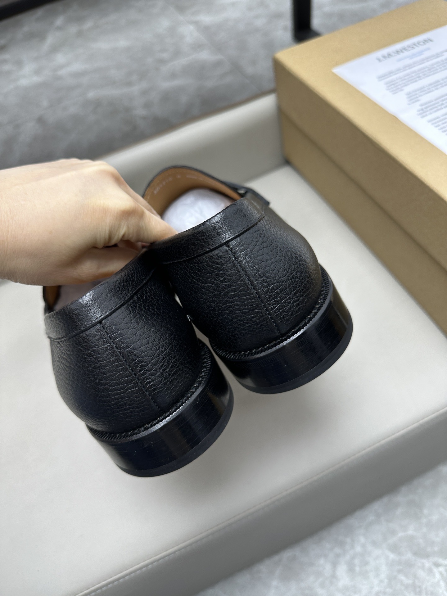 Лоферы мужские в стиле J.M. Weston черного цвета