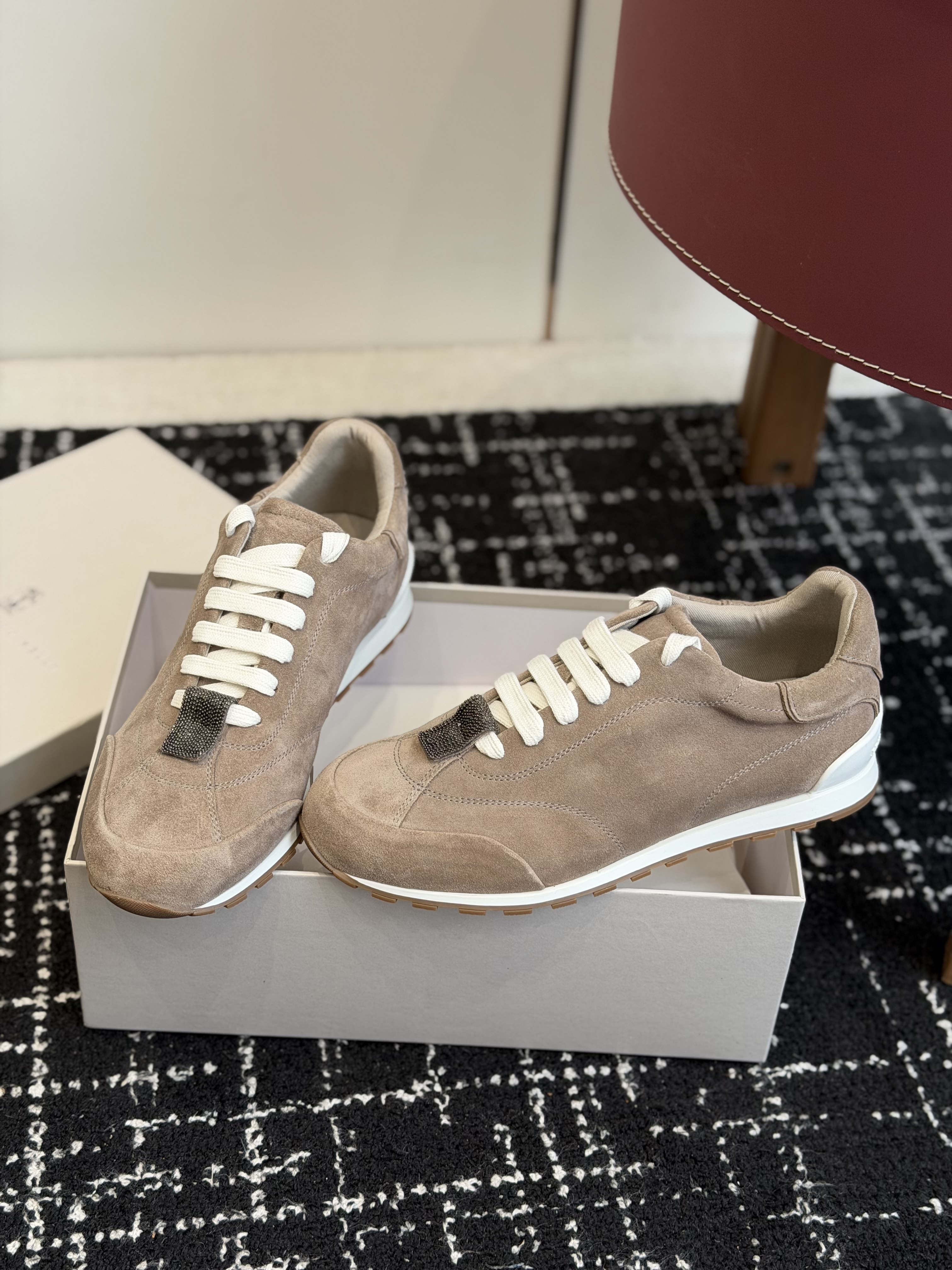 Кроссовки женские в стиле Brunello Cucinelli бежевого цвета