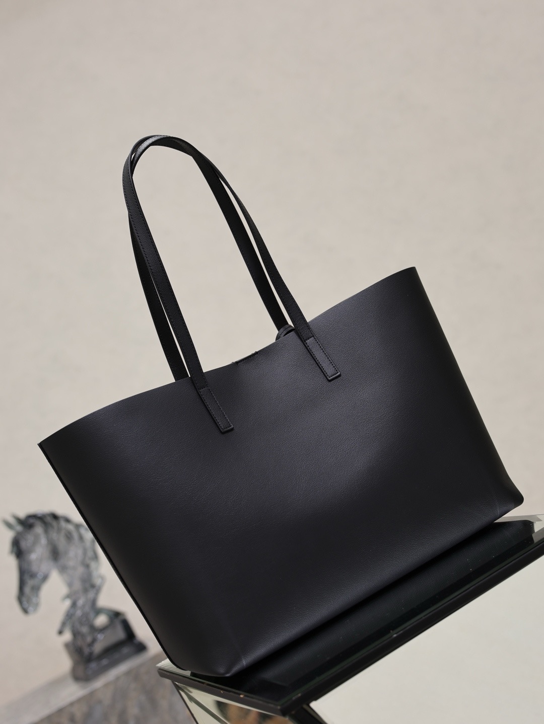 Сумка женская Saint Laurent Shopping Tote черного цвета
