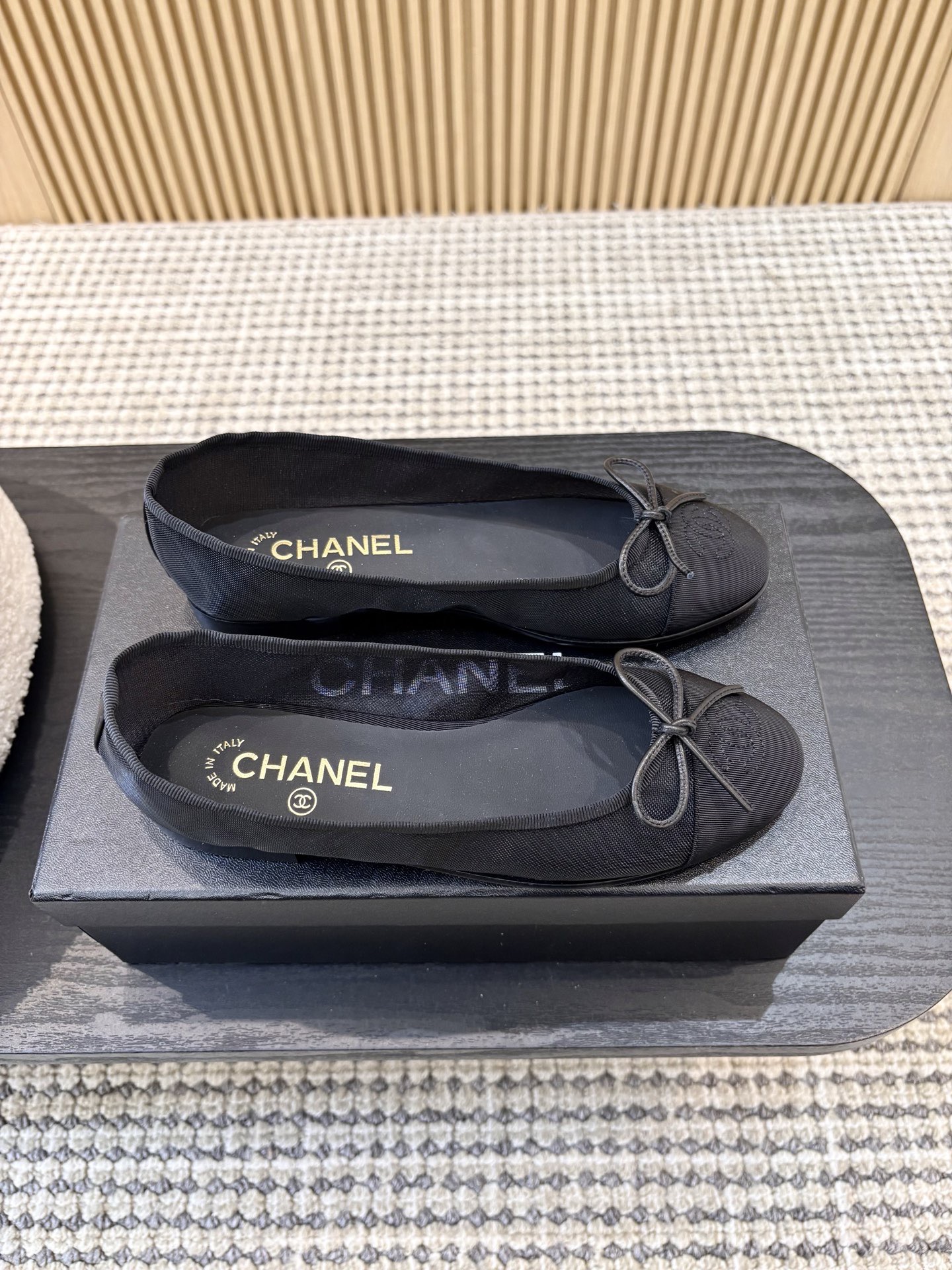 Балетки женские Chanel черного цвета
