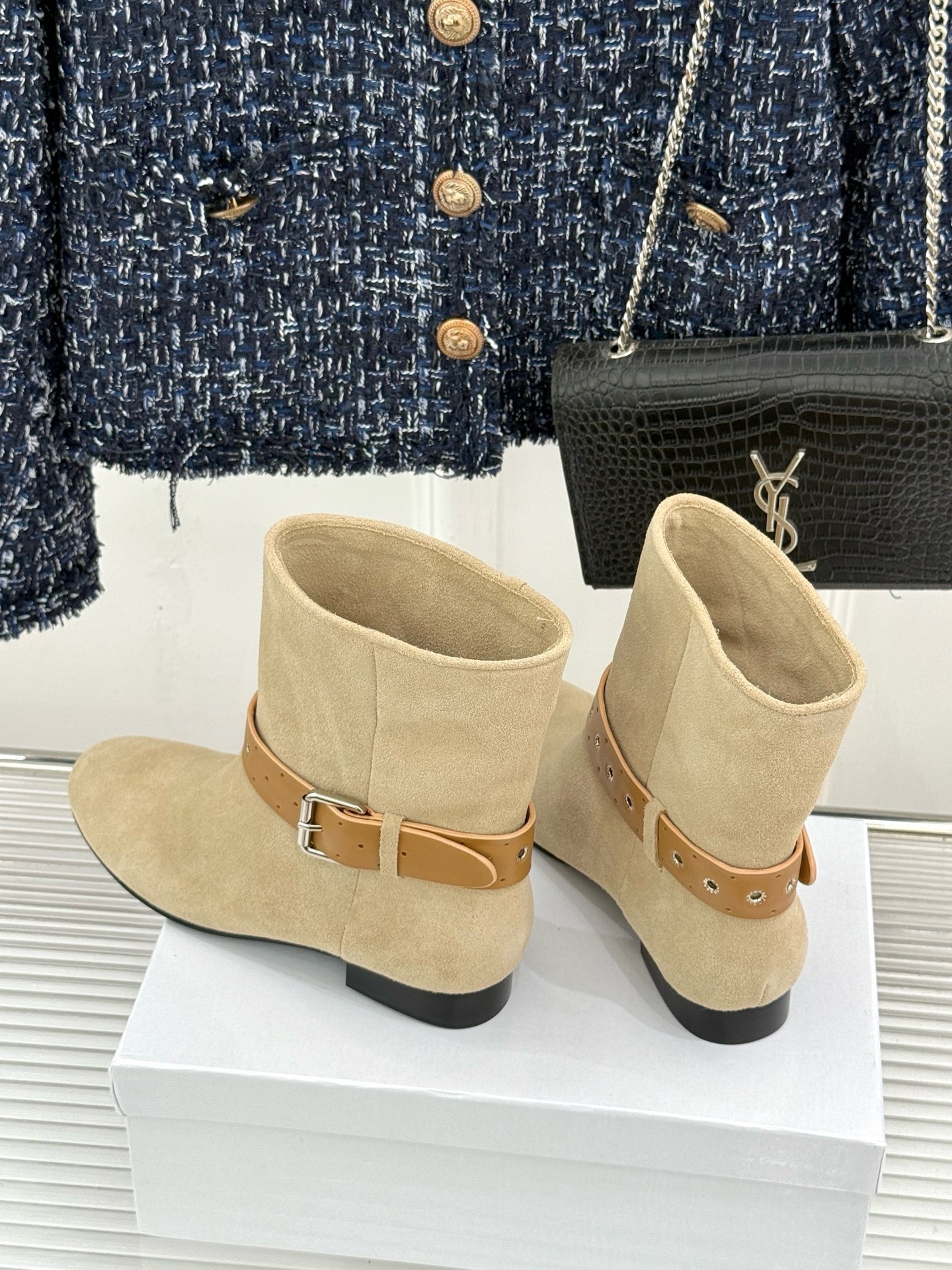 Ботильоны женские Isabel Marant Darner Buckle Boots бежевого цвета