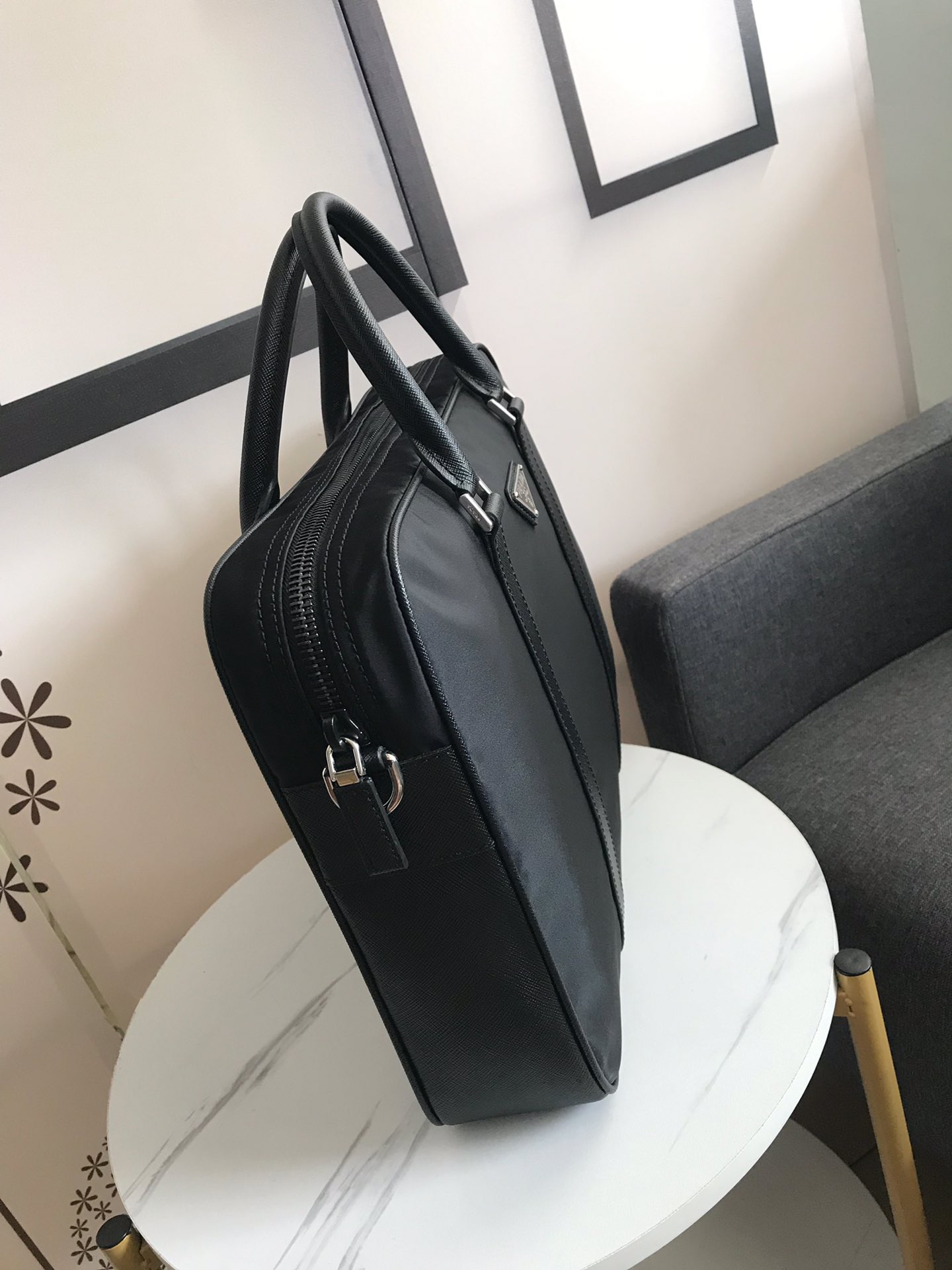 Сумка деловая мужская в стиле Prada из нейлона с кожаной отделкой чёрного цвета