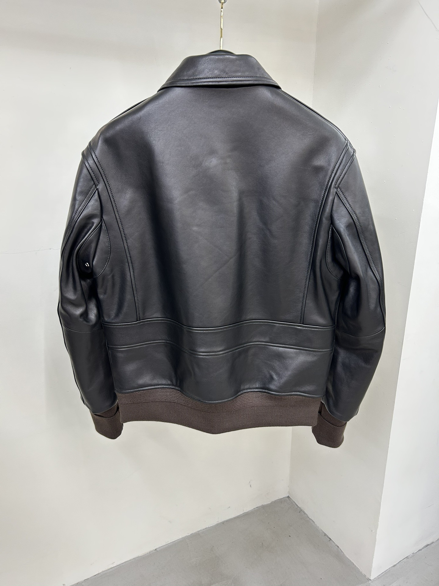 Куртка мужская в стиле Berluti из натуральной кожи тёмно-коричневого цвета классическая