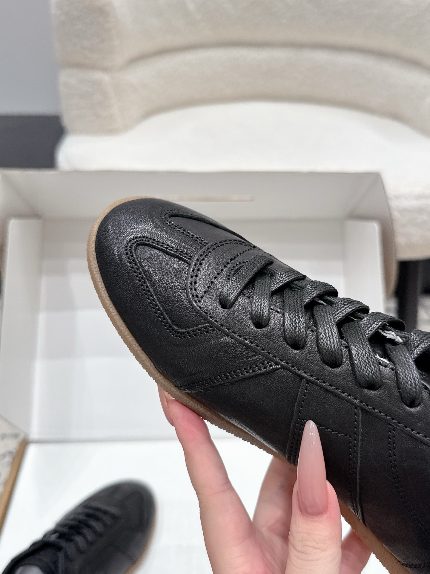 Кроссовки унисекс в стиле Maison Margiela MM6 German Trainer чёрного цвета