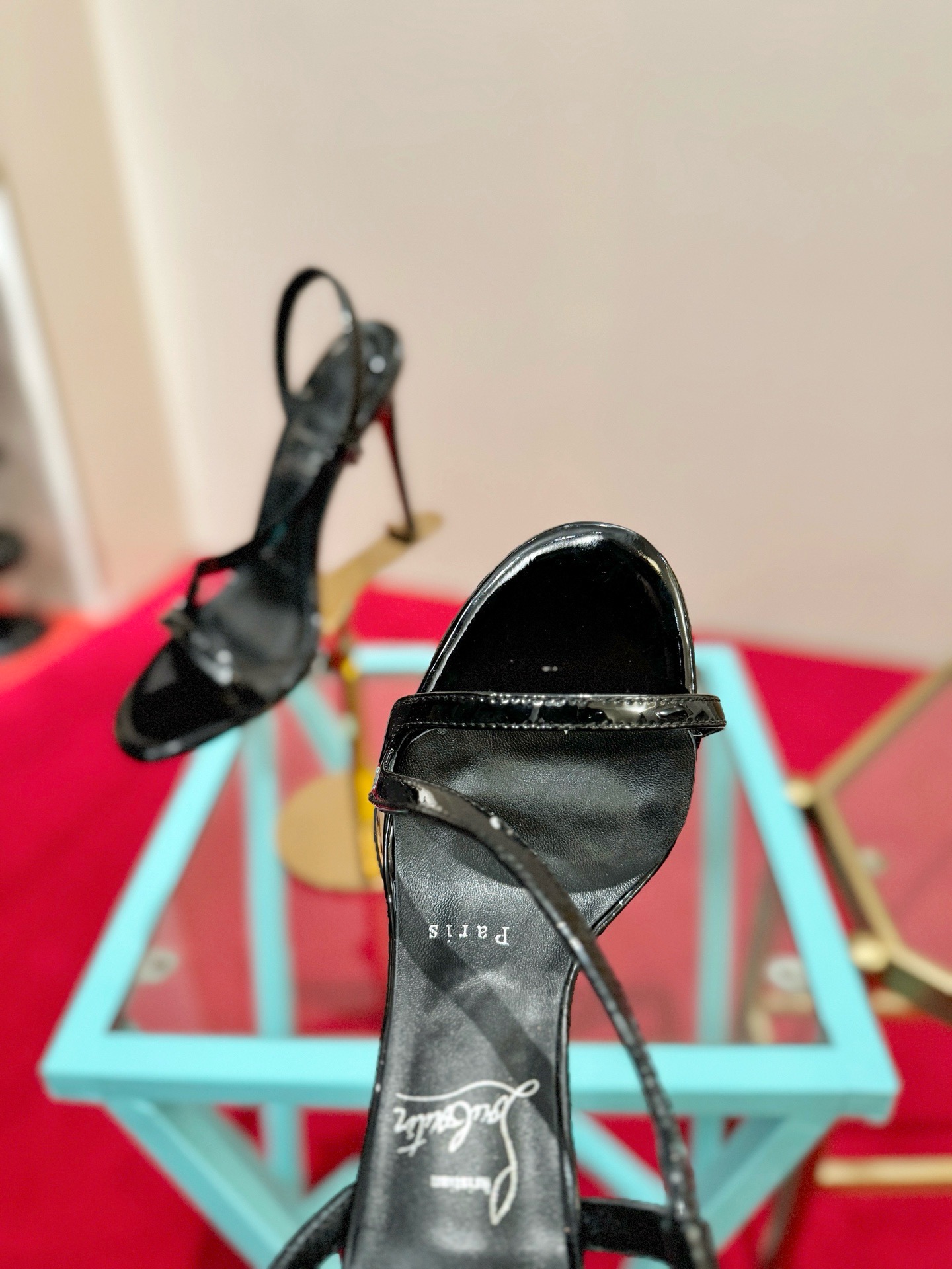 Босоножки женские Christian Louboutin чёрного цвета