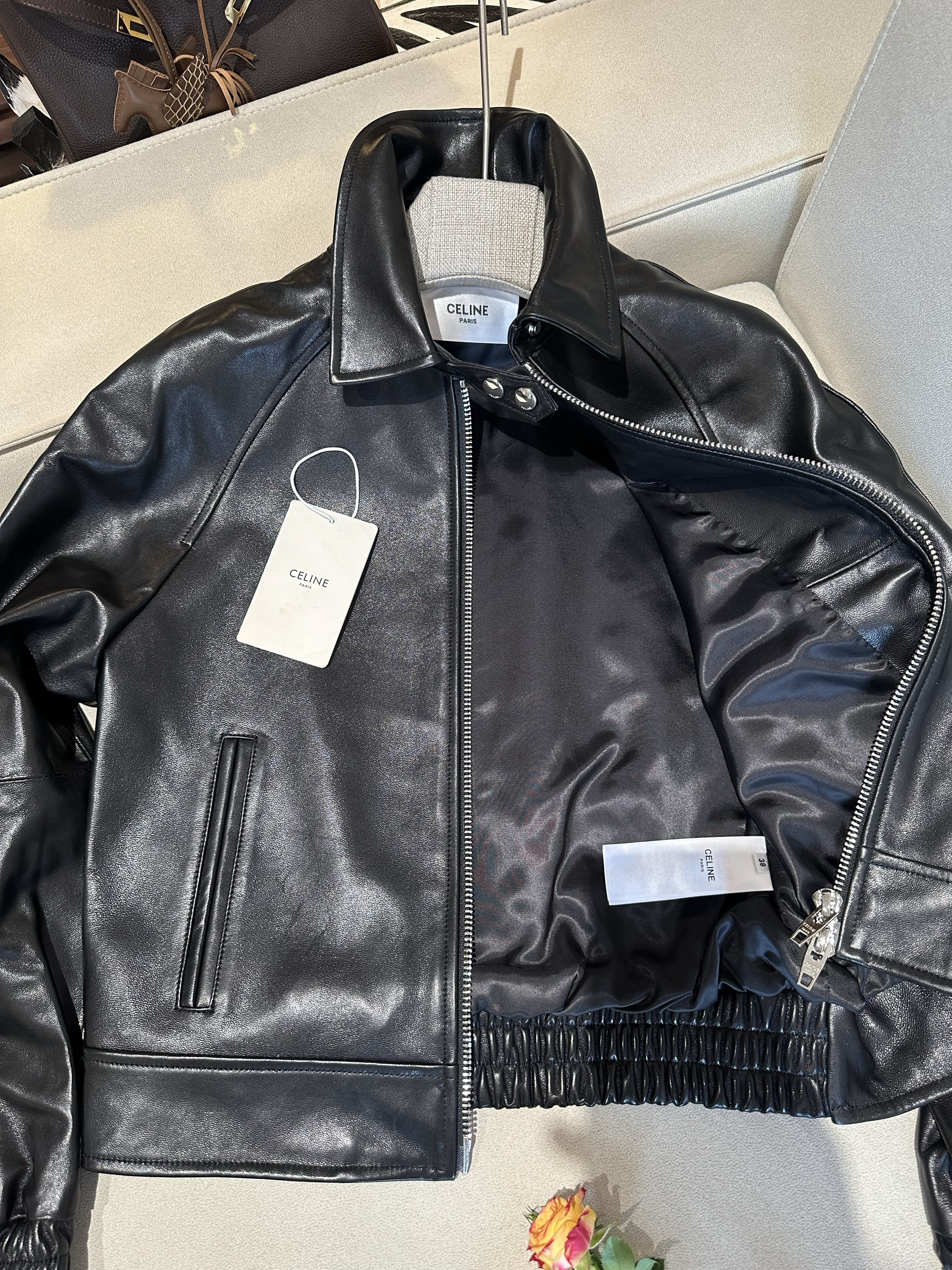 Куртка женская укороченная Celine чёрного цвета с отложным воротником