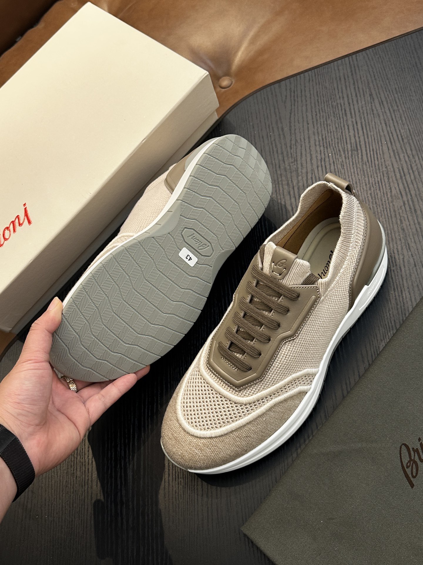 Кроссовки мужские в стиле Brioni бежевого цвета