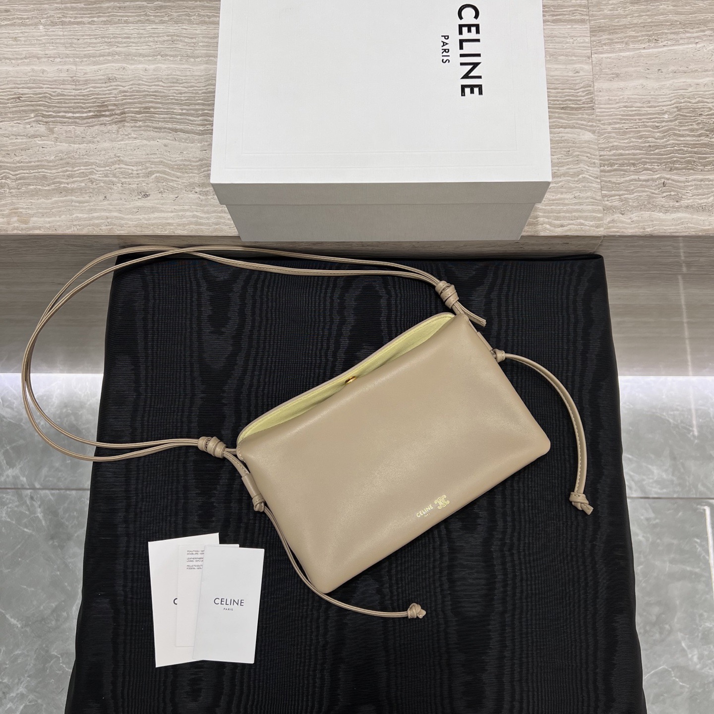 Сумка женская в стиле Celine Trio Flap бежевого цвета