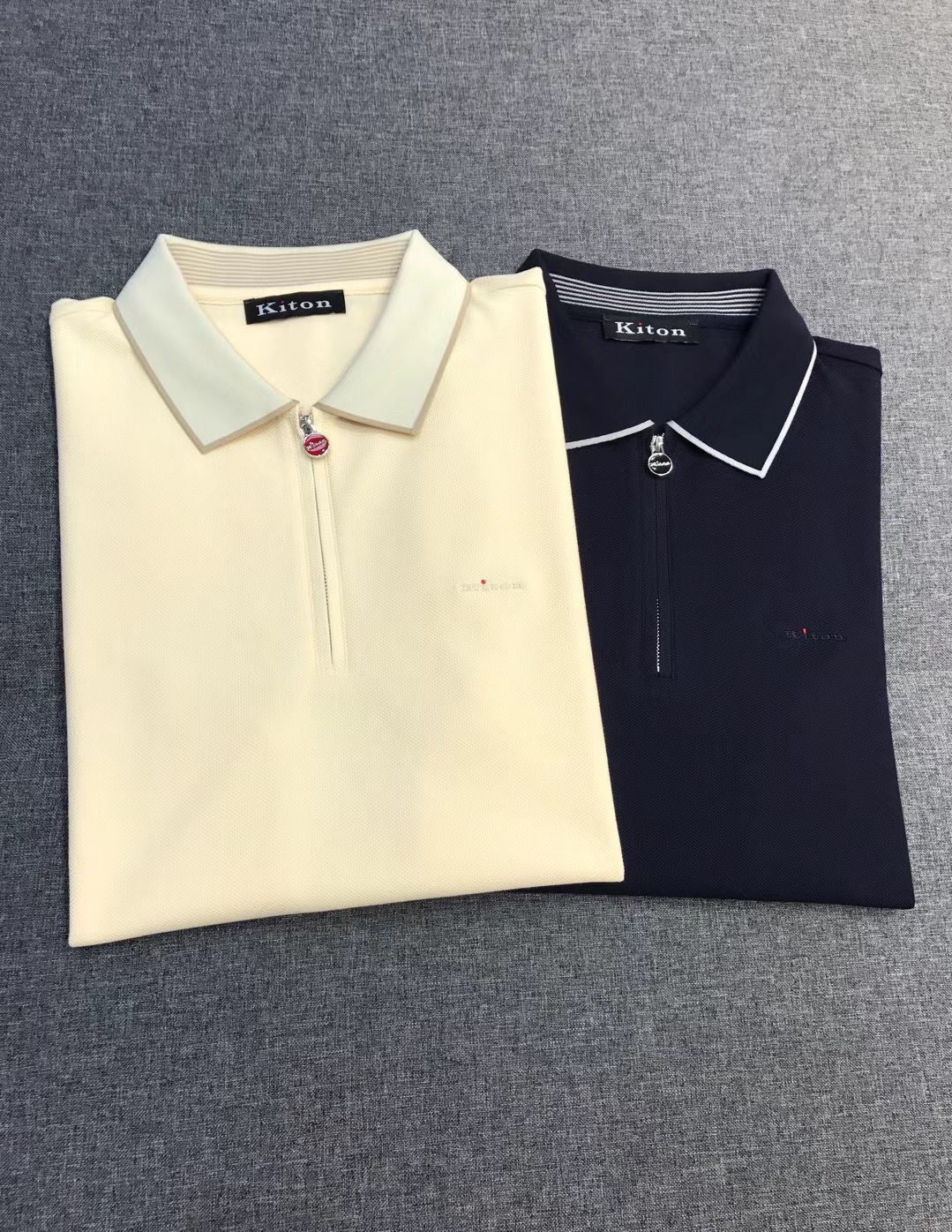 Поло мужское в стиле Kiton молочного цвета с коротким рукавом