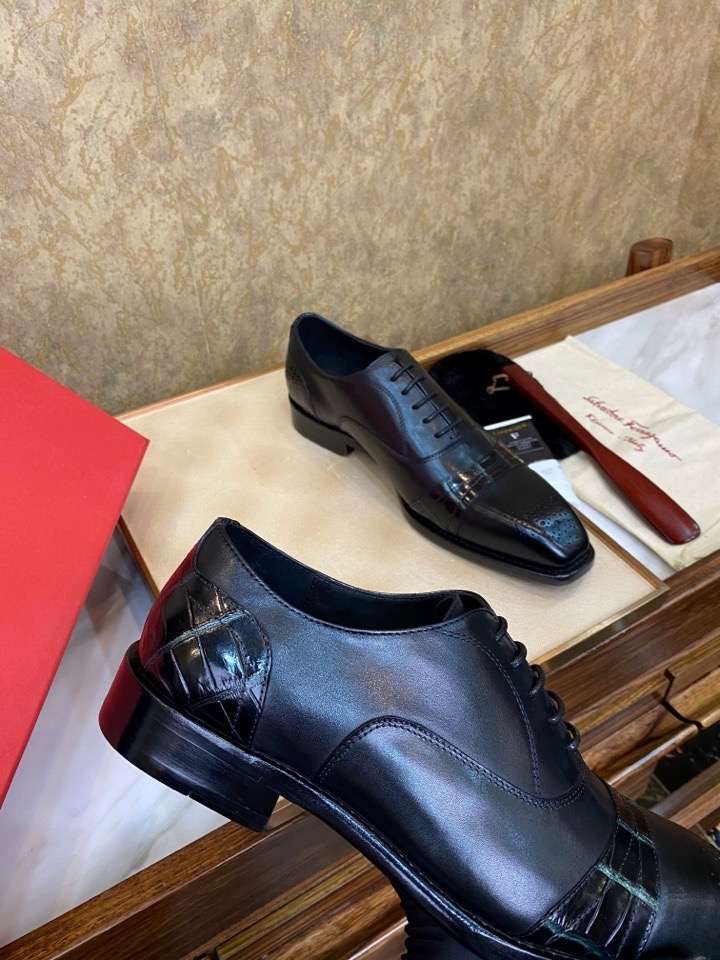Туфли мужские в стиле Salvatore Ferragamo черного цвета