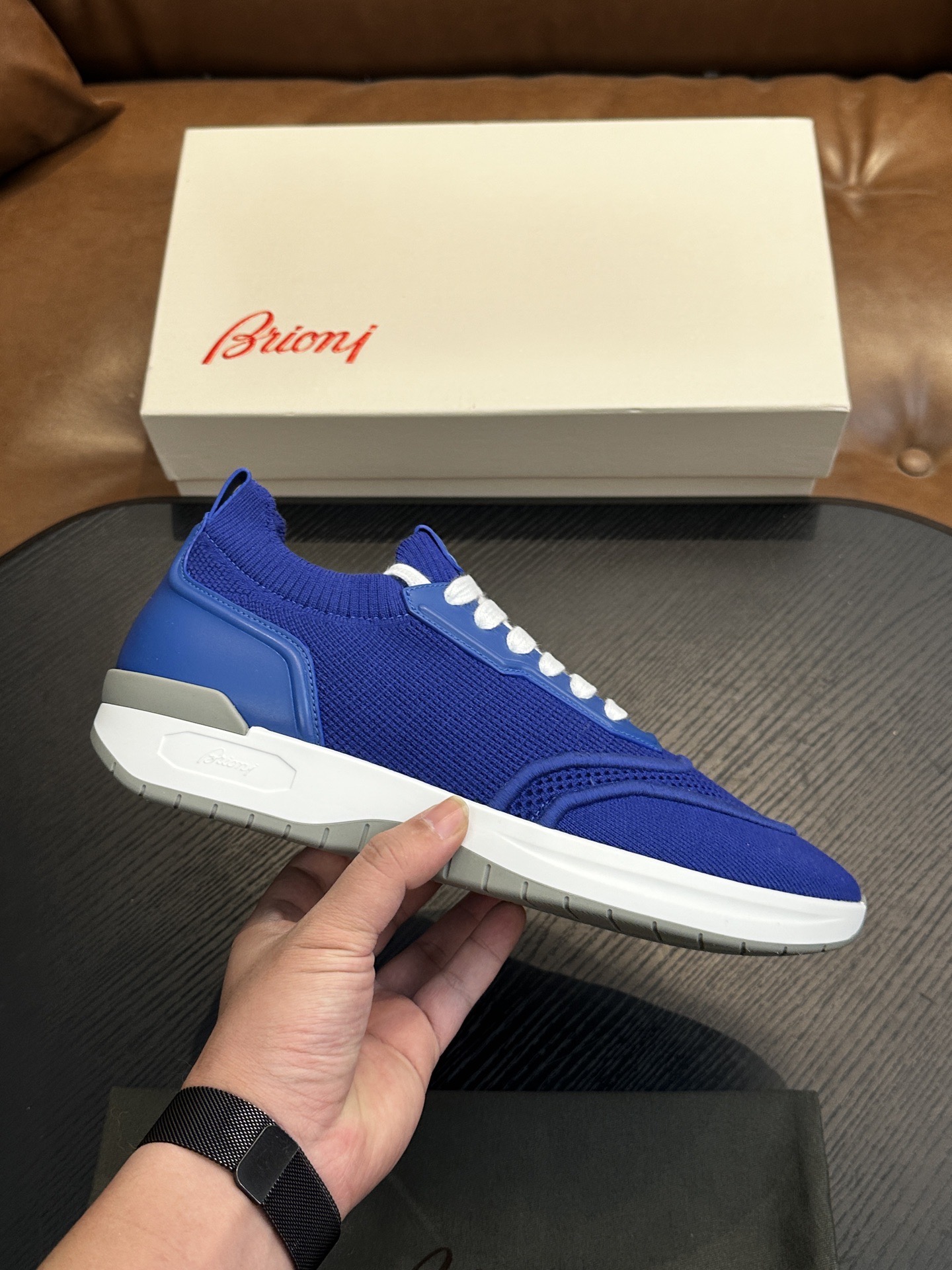 Кроссовки мужские в стиле Brioni синего цвета с белыми шнурками