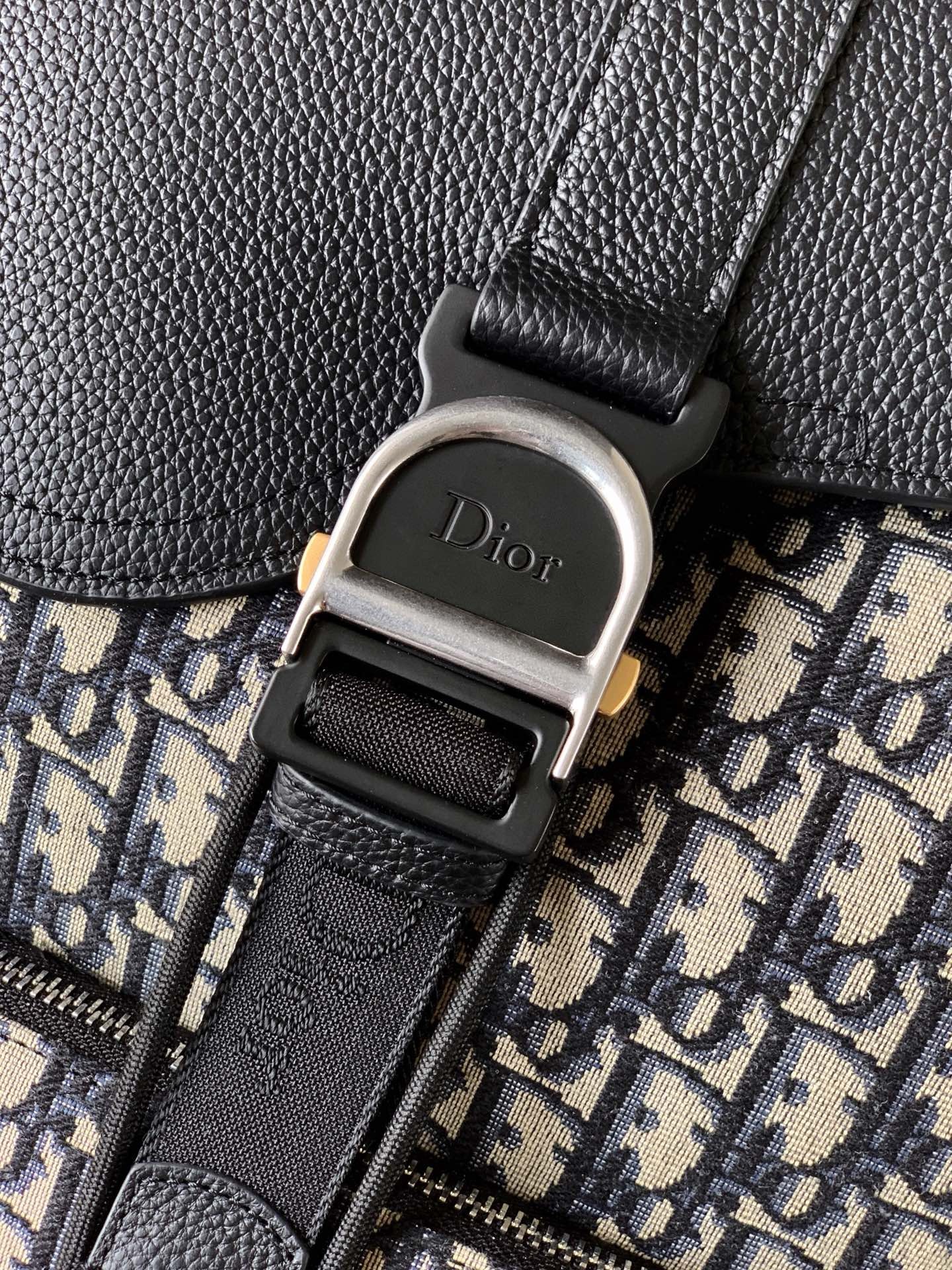 Рюкзак мужской Dior Heritage бежево-чёрного цвета