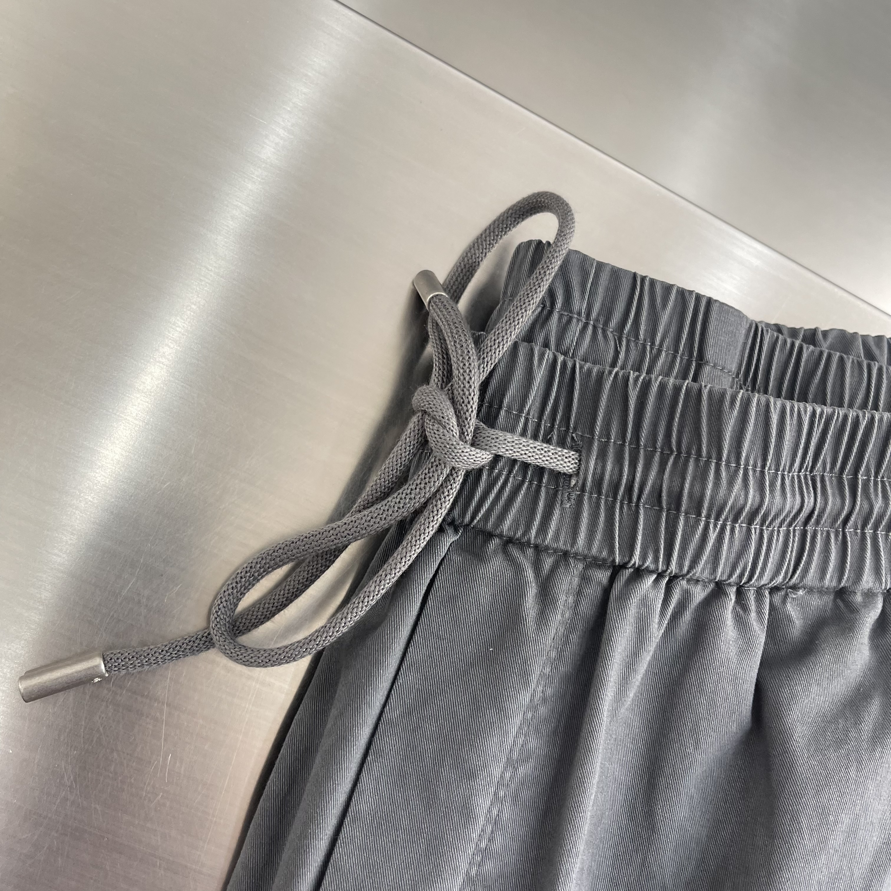 Брюки мужские в стиле Dior из хлопка серого цвета карго с эластичным поясом