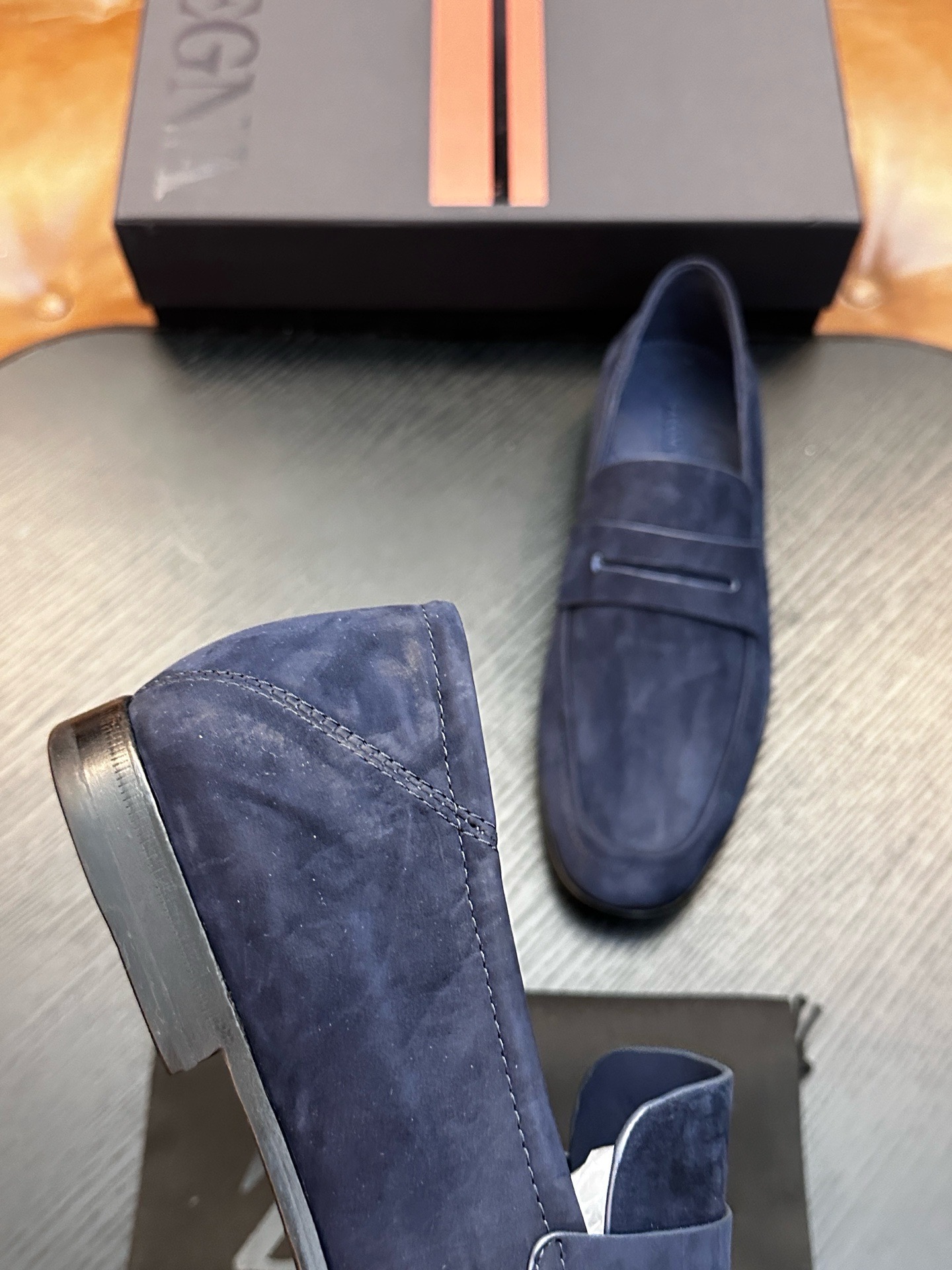 Лоферы мужские в стиле Zegna из натуральной замши синего цвета