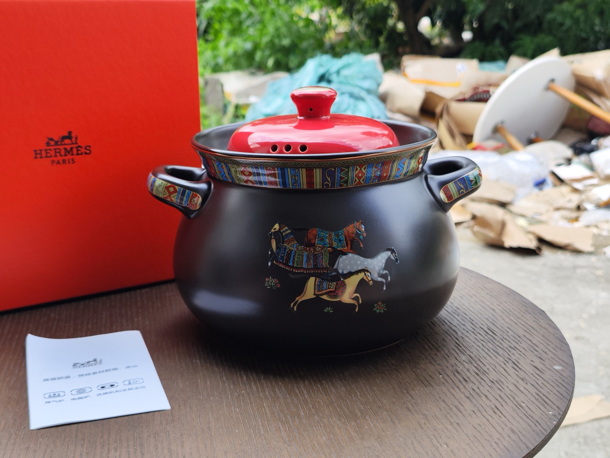 Кастрюля Hermes из керамики черного цвета