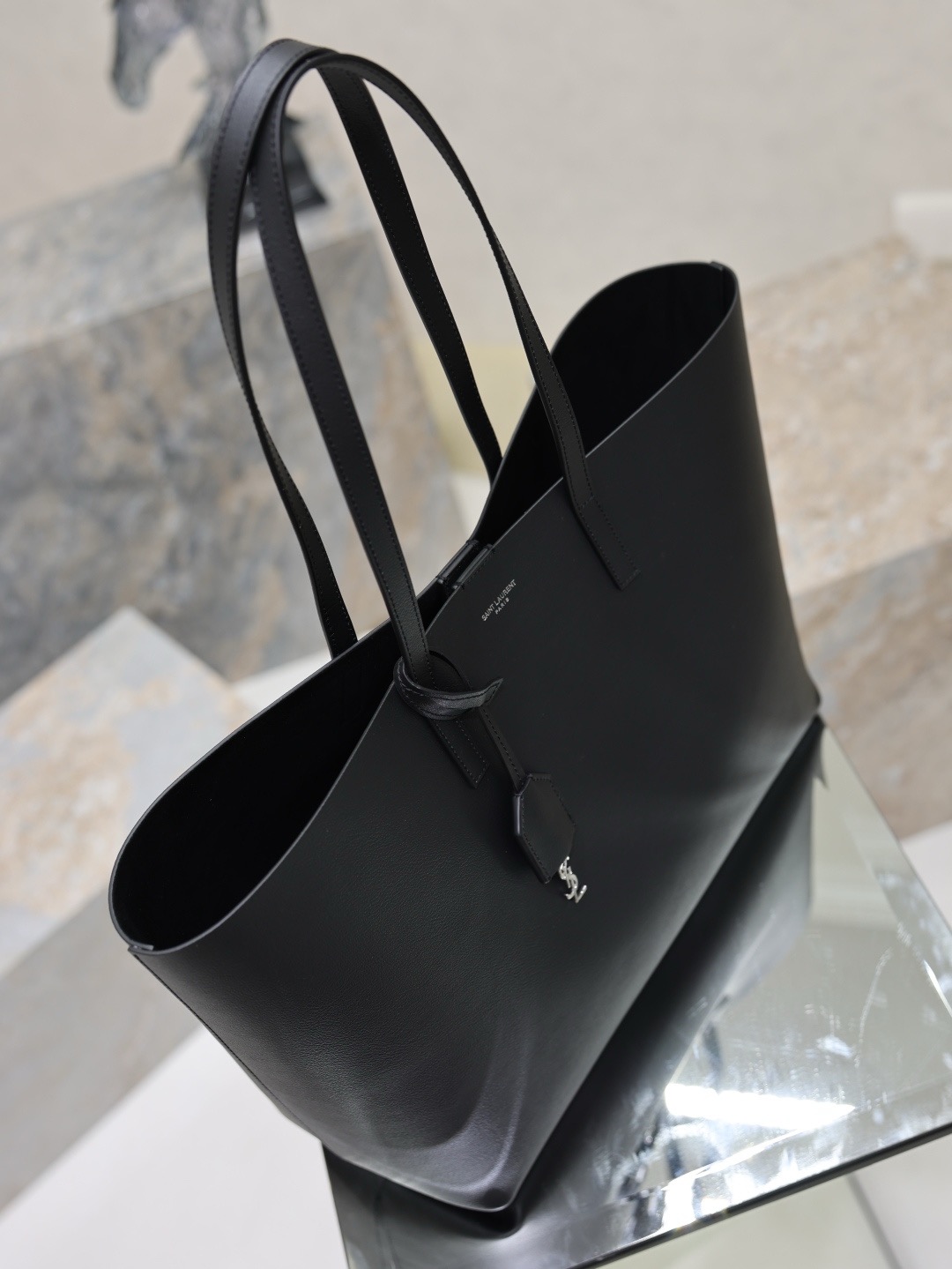 Сумка женская Saint Laurent Shopping Tote черного цвета