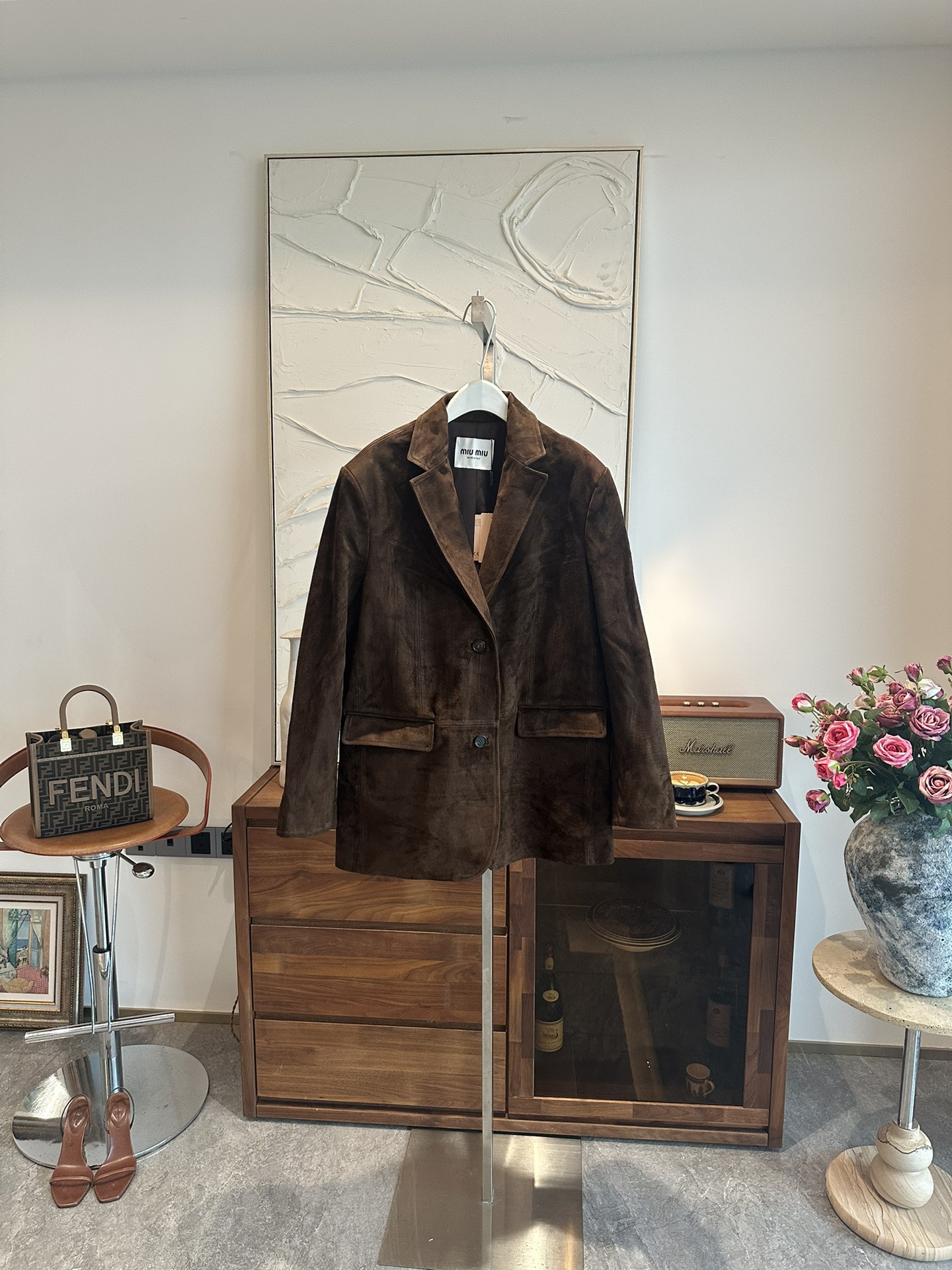 Куртка женская в стиле Miu Miu из натуральной замши коричневого цвета с классическим кроем