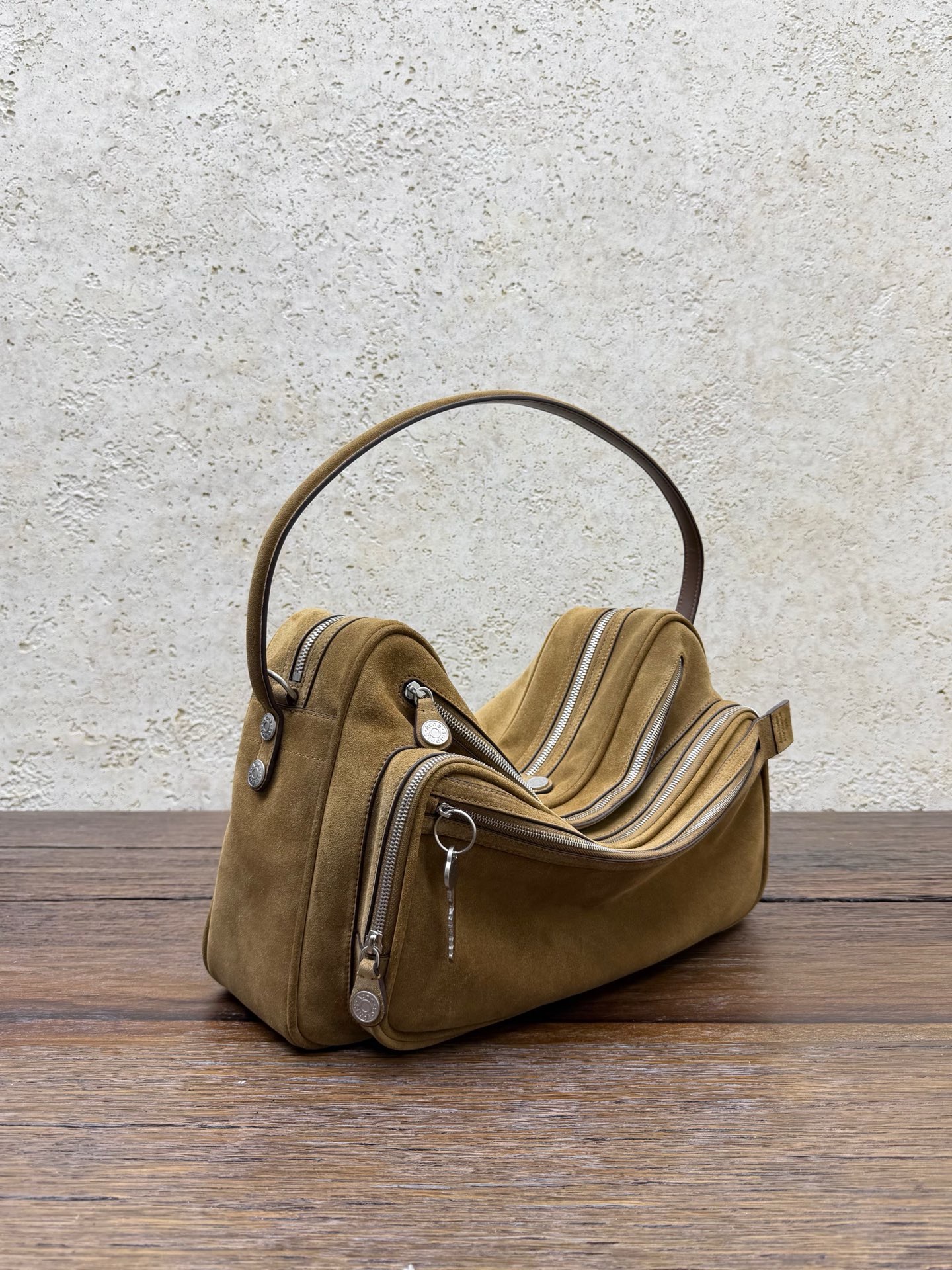 Сумка женская Acne Studios Camera Bag коричневого цвета