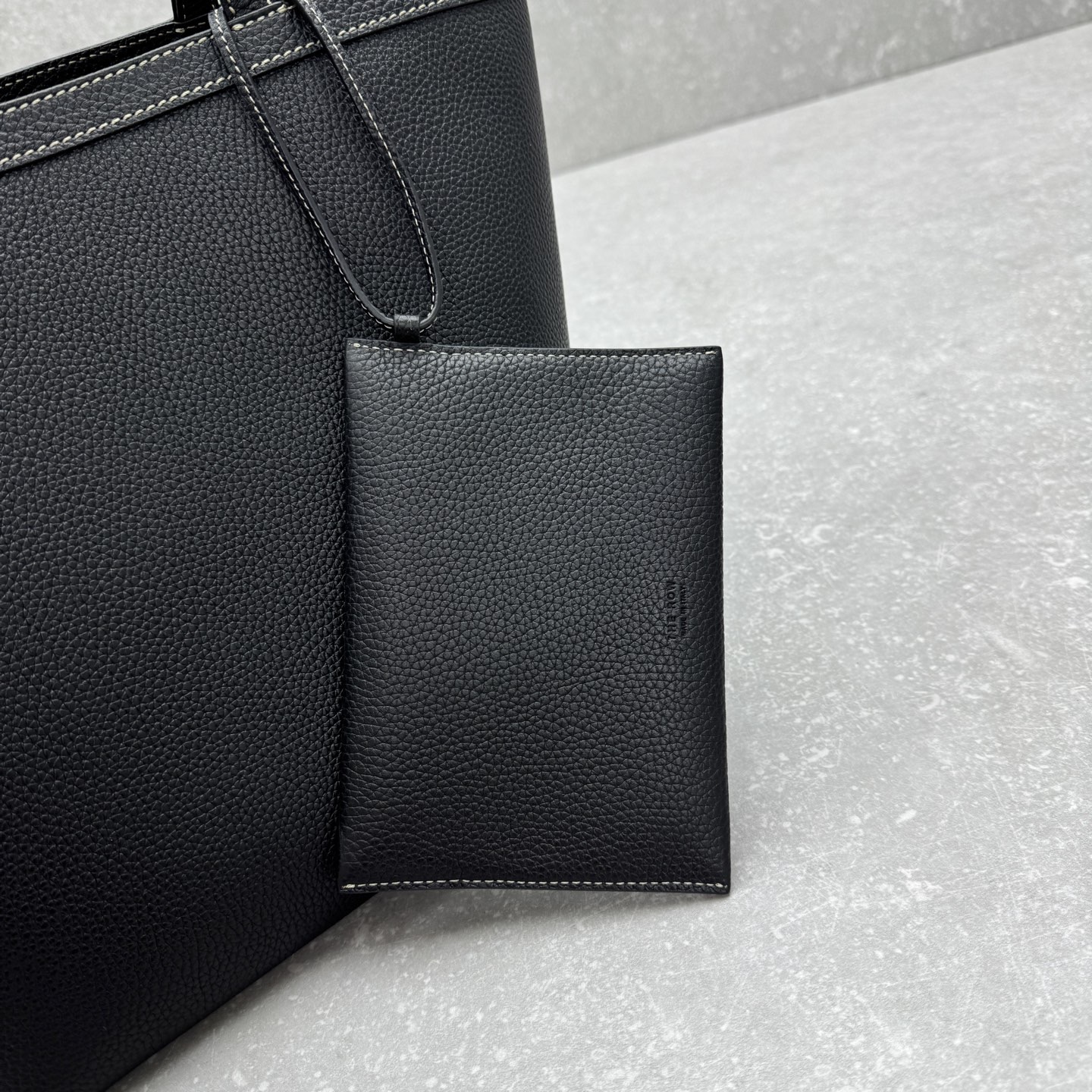 Сумка женская в стиле The Row Park Tote большого размера чёрного цвета