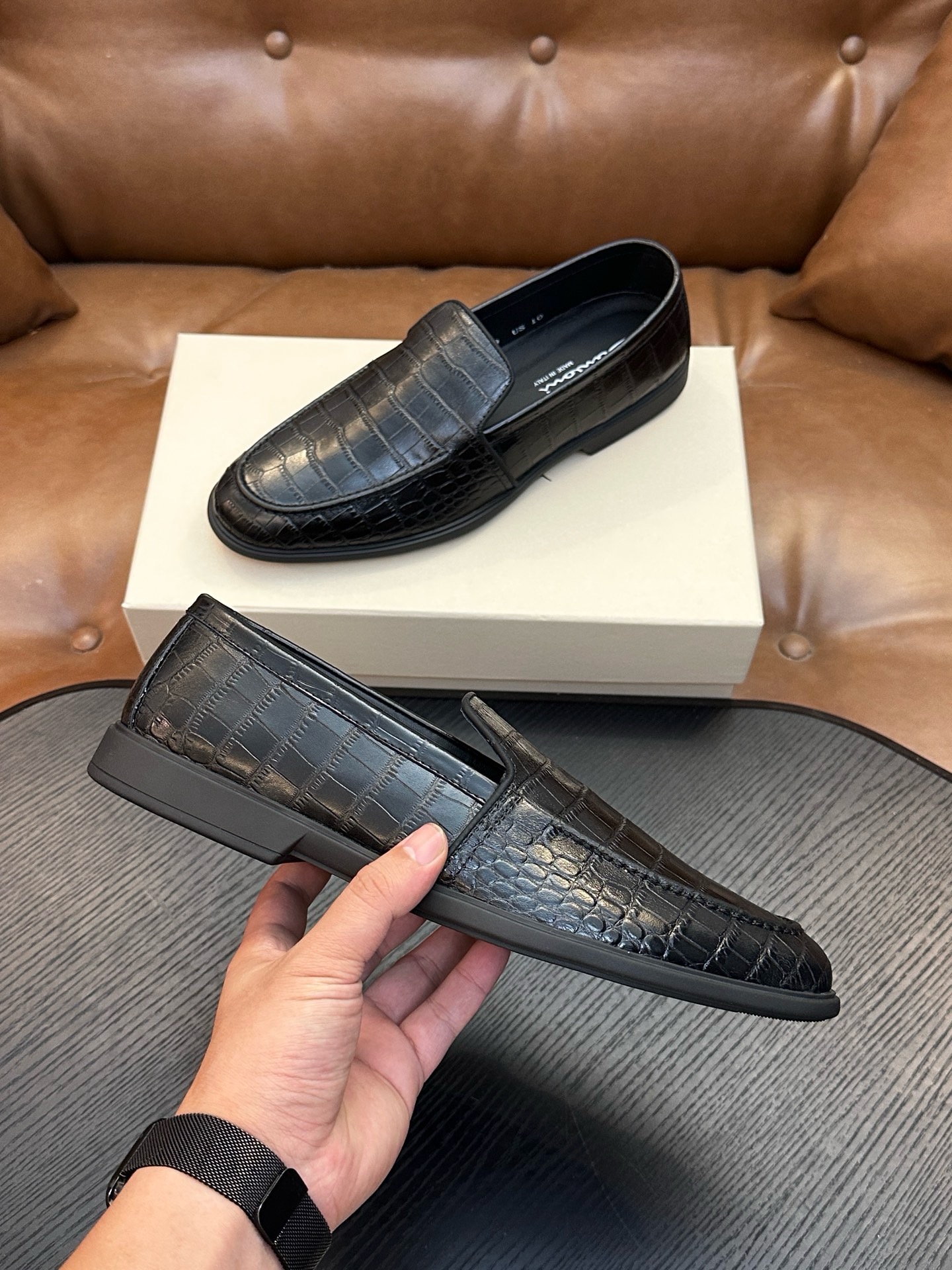 Лоферы мужские в стиле Santoni с тиснением чёрного цвета