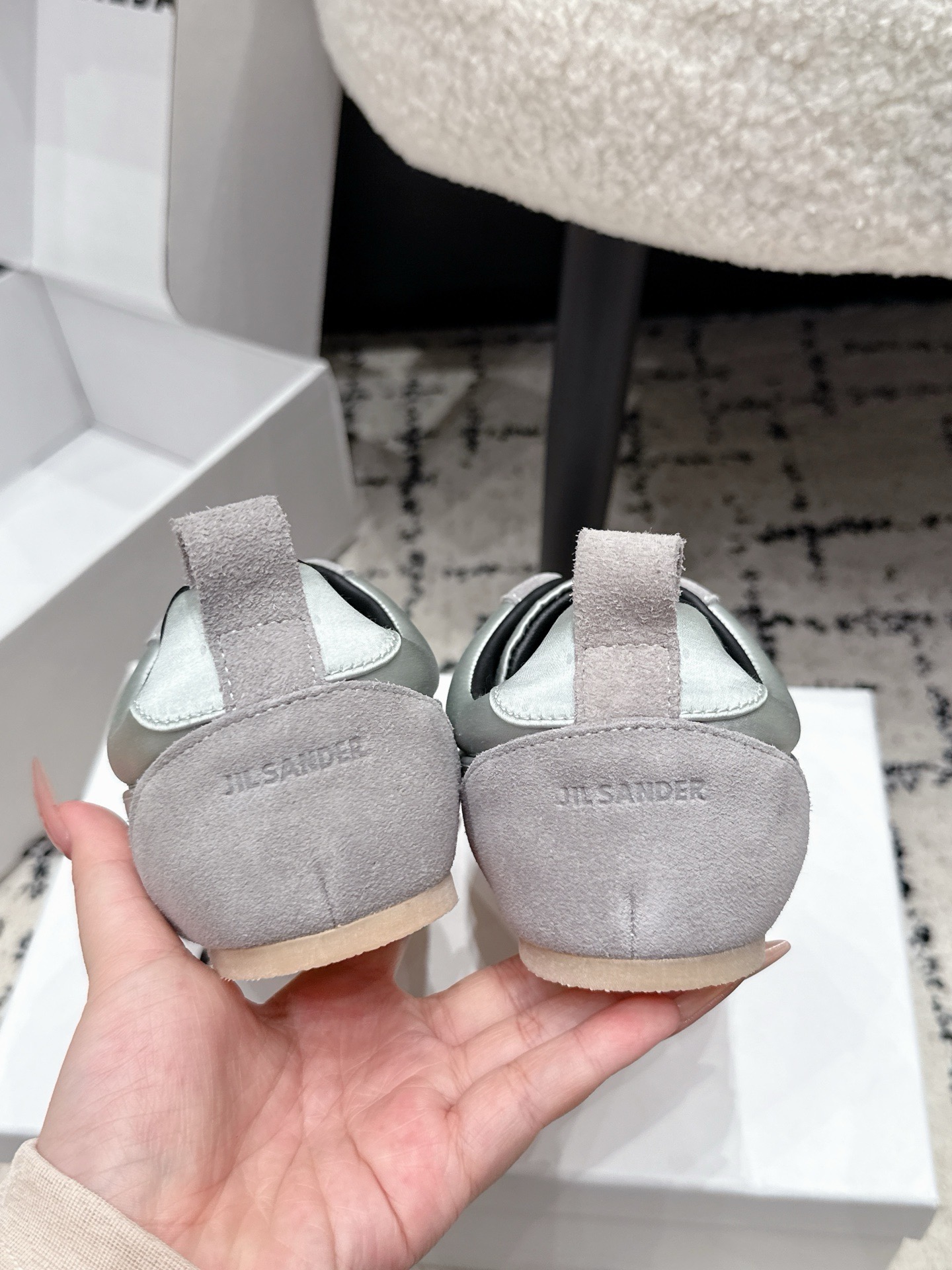 Кроссовки женские в стиле Jil Sander серого цвета