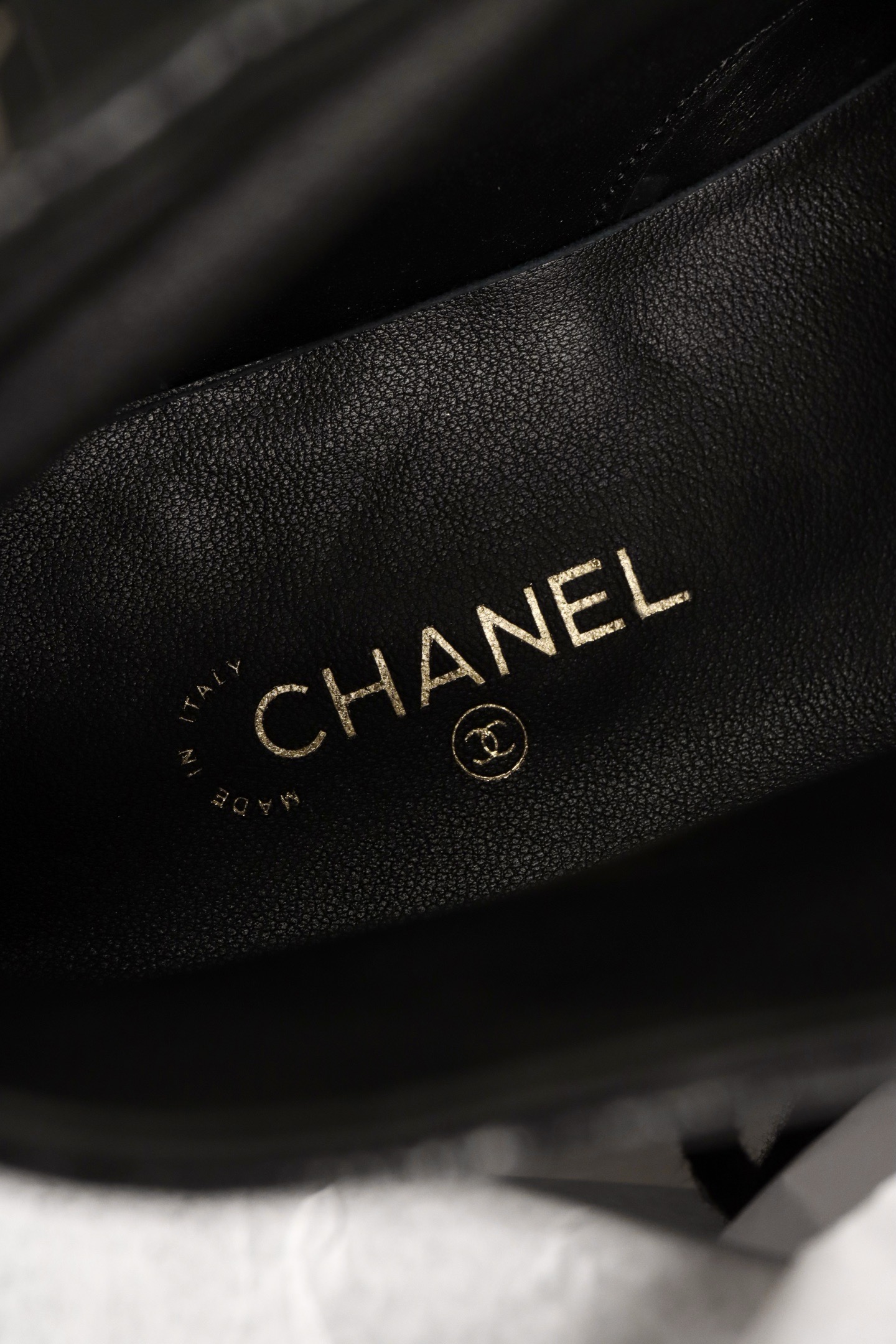 Ботинки женские Chanel чёрного цвета