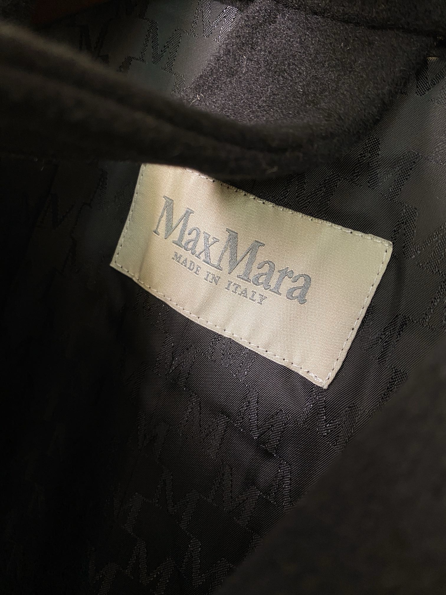 Пальто женское в стиле Max Mara Anne-Marie Beretta чёрного цвета