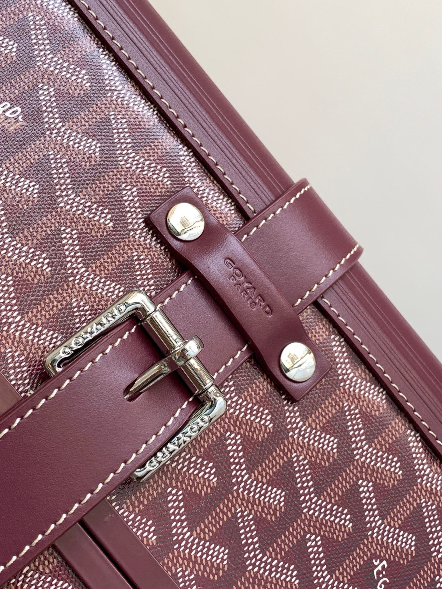 Чемодан Goyard Bourget PM бордового цвета