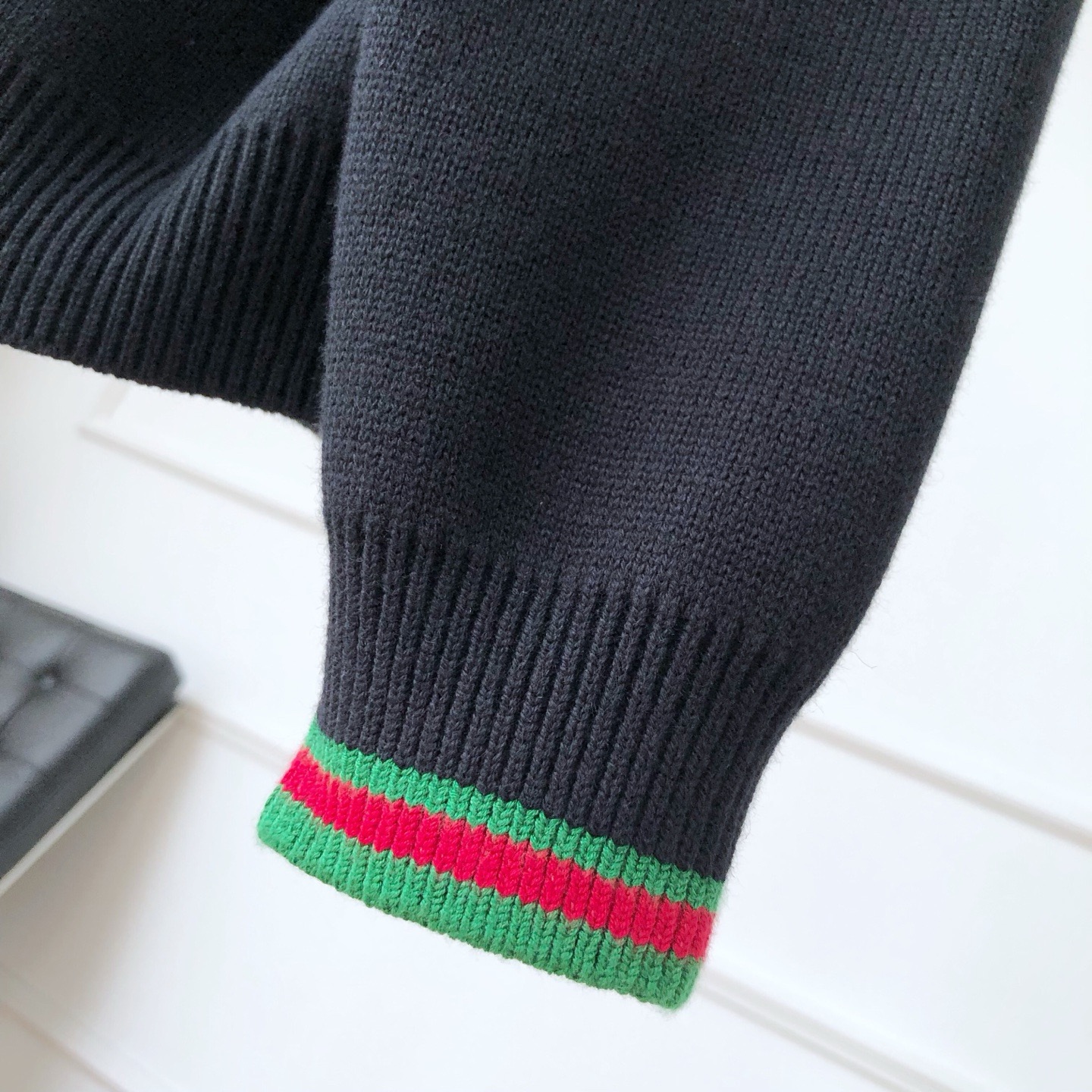 Куртка мужская Gucci чёрного цвета с шерстяными трикотажными рукавами