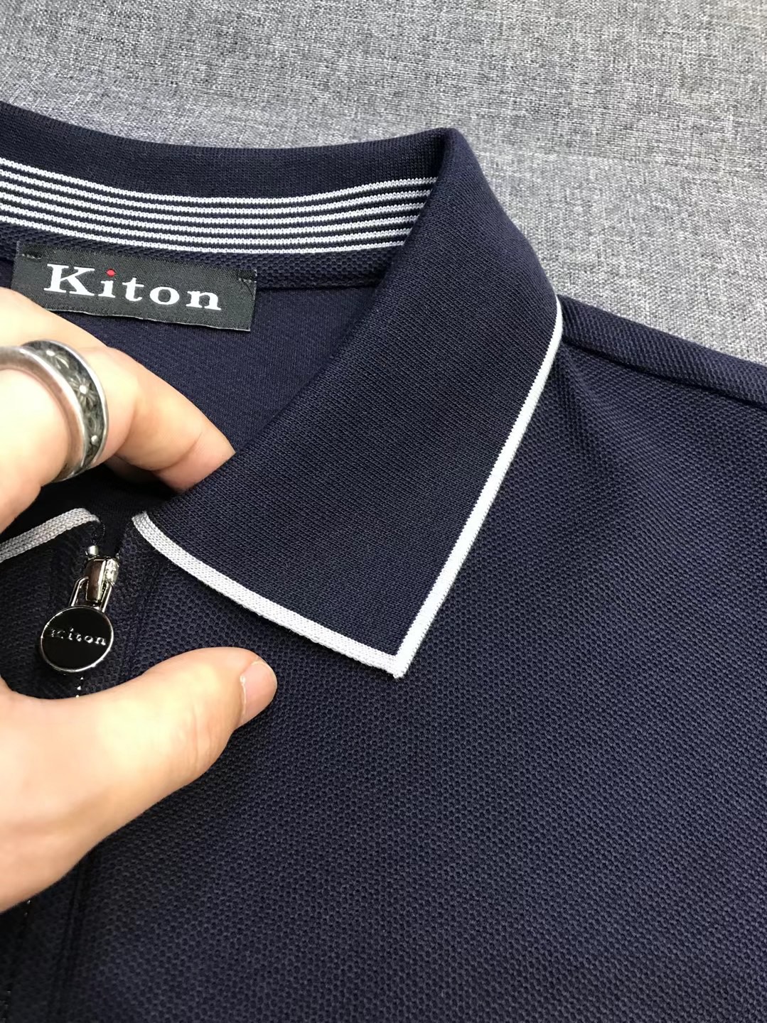 Поло мужское в стиле Kiton тёмно-синего цвета с коротким рукавом