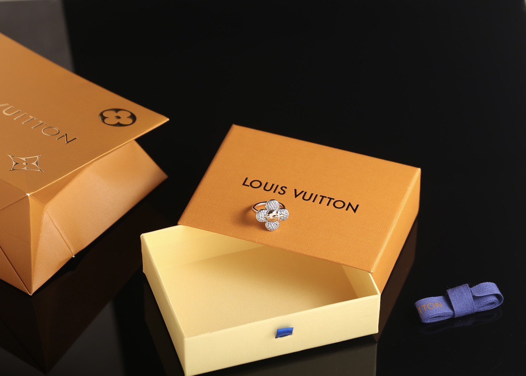 Кольцо женское в стиле Louis Vuitton Vivienne