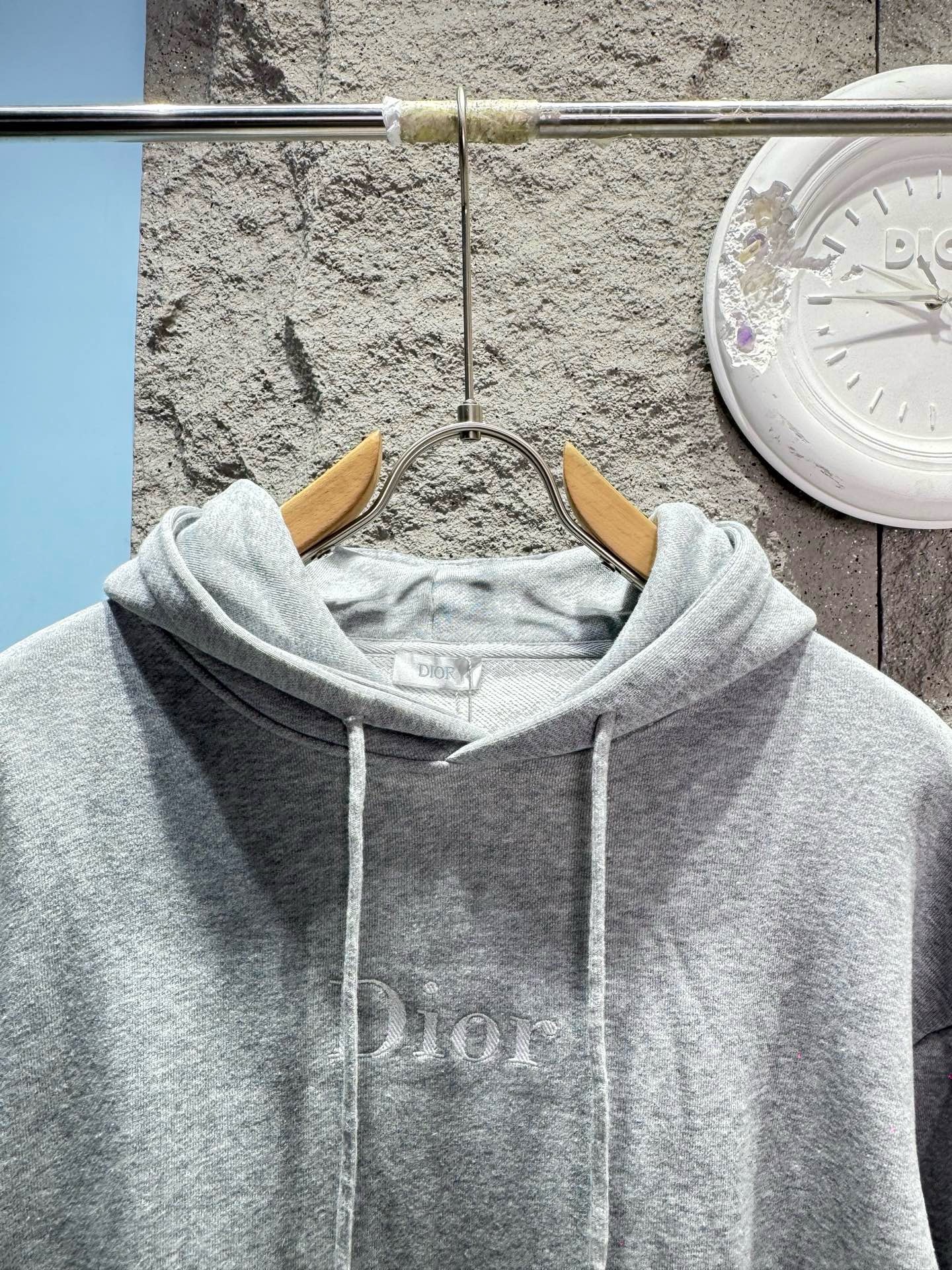 Худи мужское Dior Hooded Sweatshirt with Dior Embroidery серого цвета