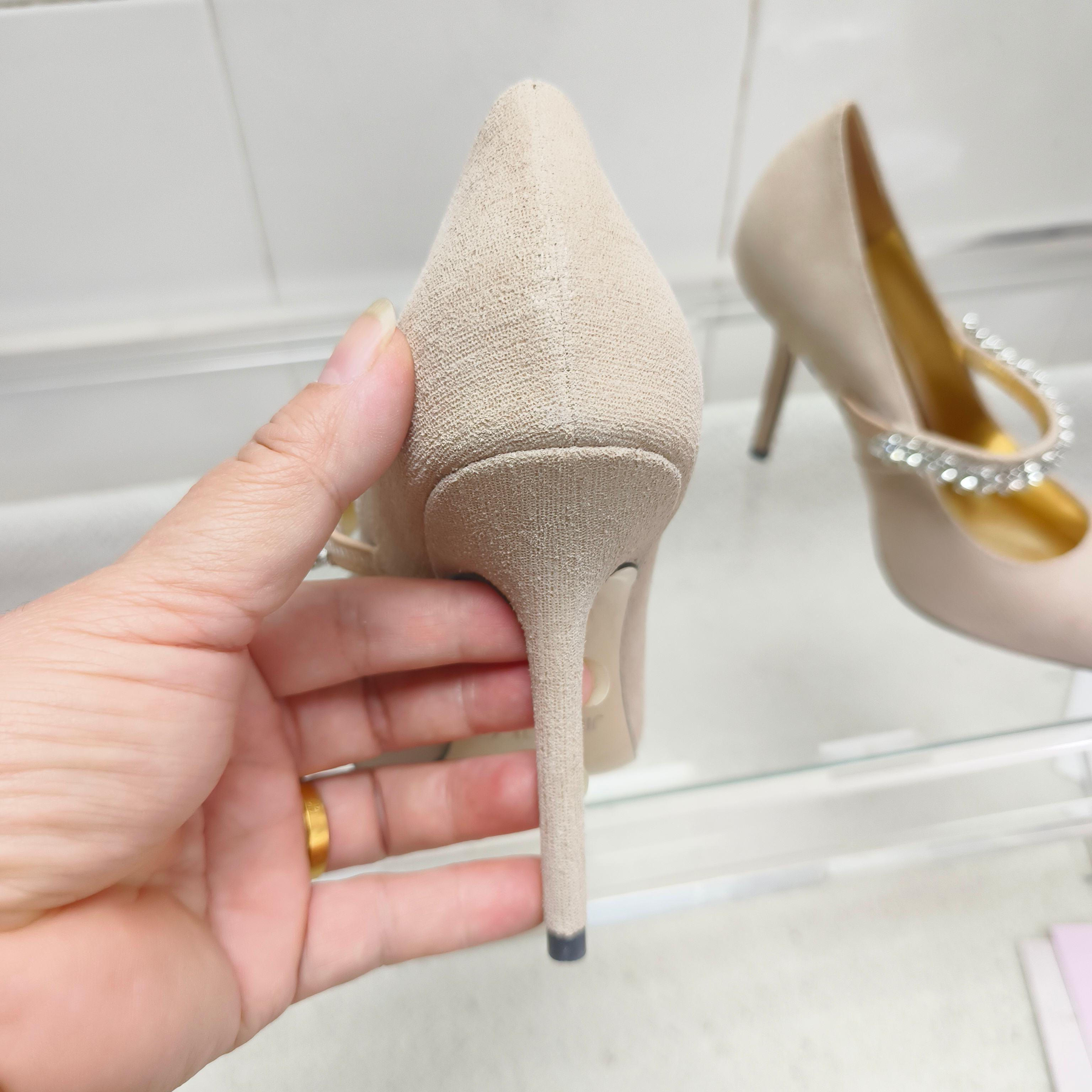Туфли женские в стиле Jimmy Choo Bing Pump бежевого цвета
