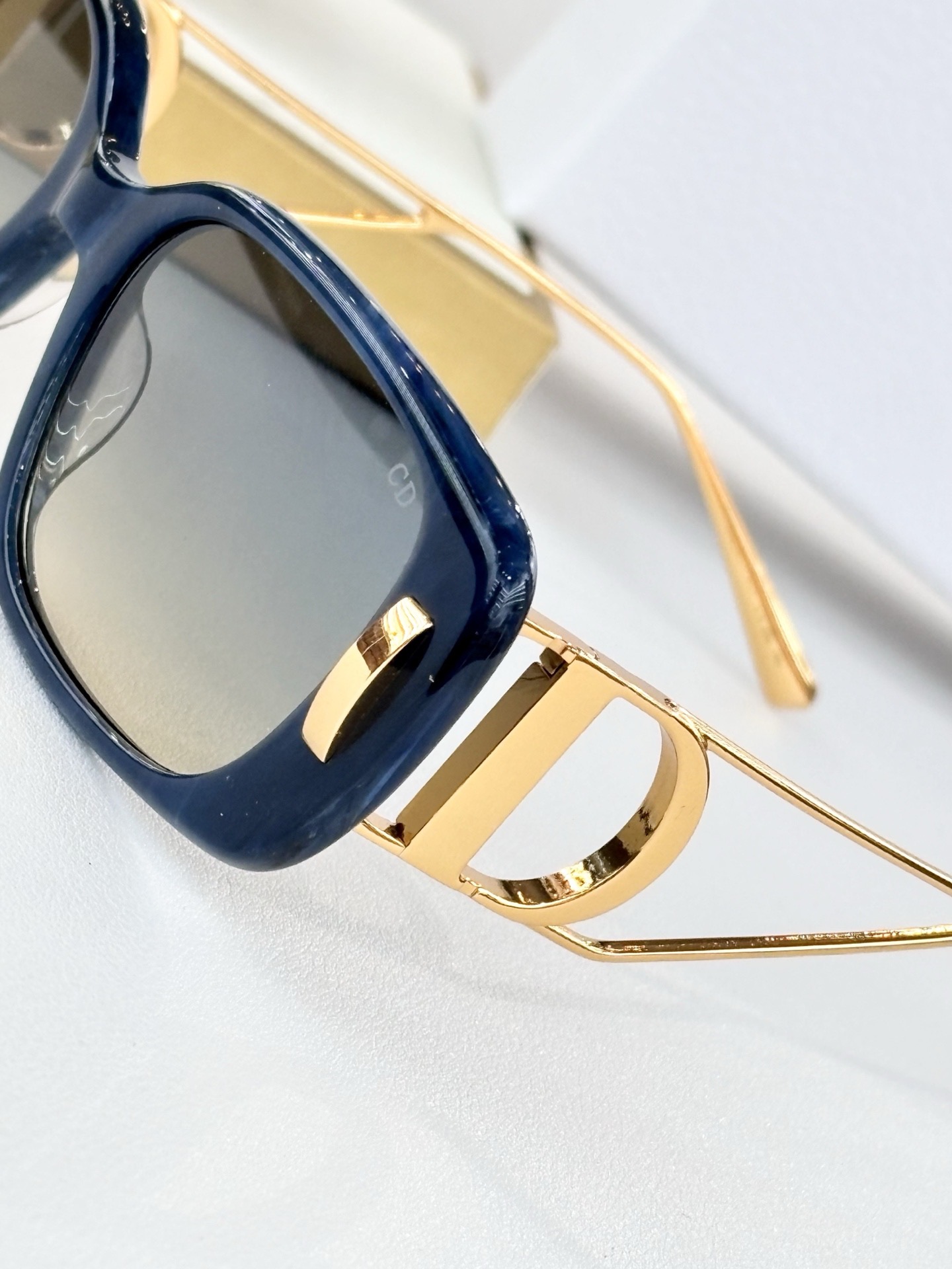 Очки солнцезащитные женские в стиле Dior DSGTA47UCK