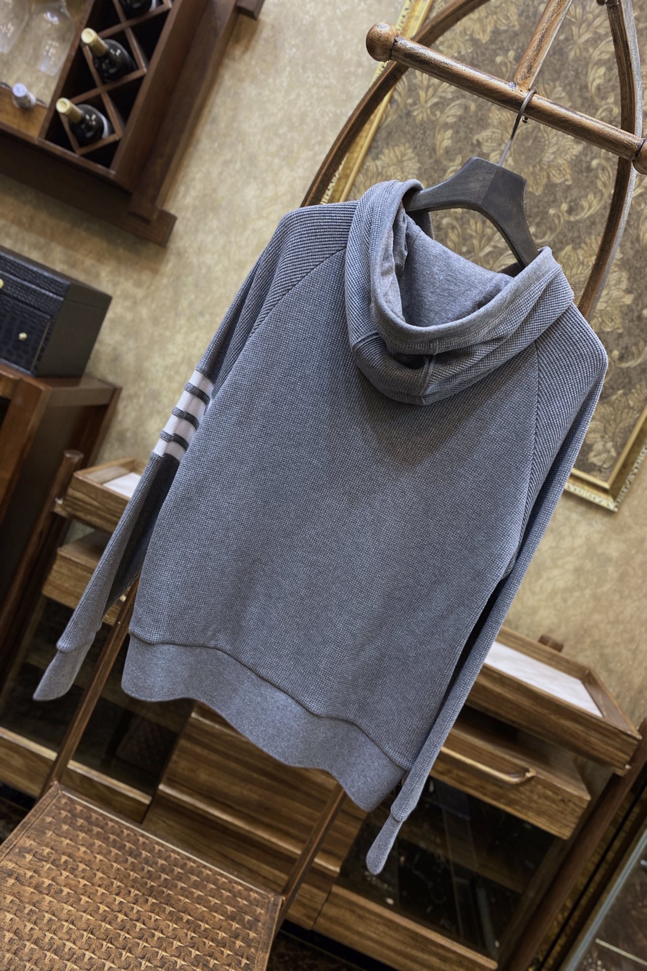 Костюм мужской в стиле Thom Browne спортивный серого цвета (худи на молнии / свитшот + брюки)