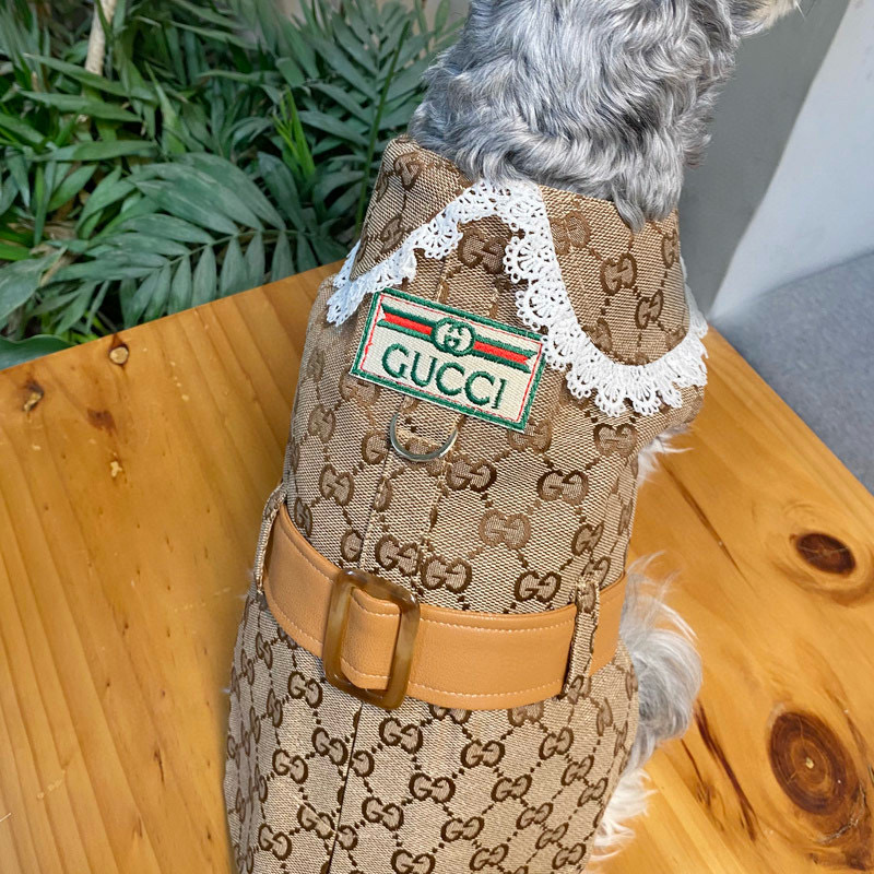 Жилет-платье для собак в стиле Gucci Monogram с кружевным воротником и ремешком