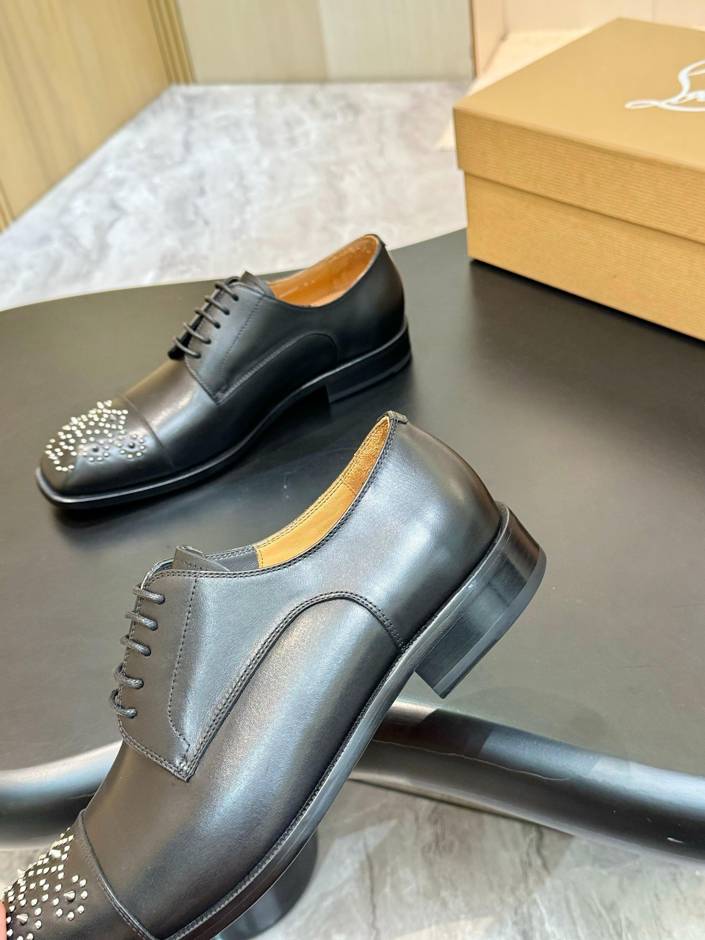 Туфли-дерби мужские Christian Louboutin Grave Derby чёрного цвета