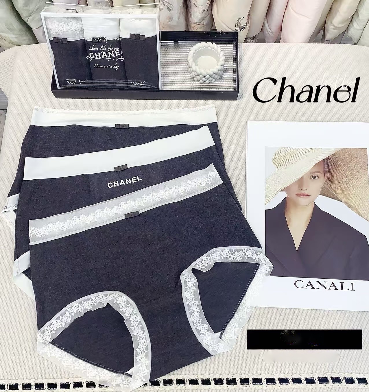 Трусы женские Chanel из хлопка и эластана в базовых цветах (набор 3 шт.)