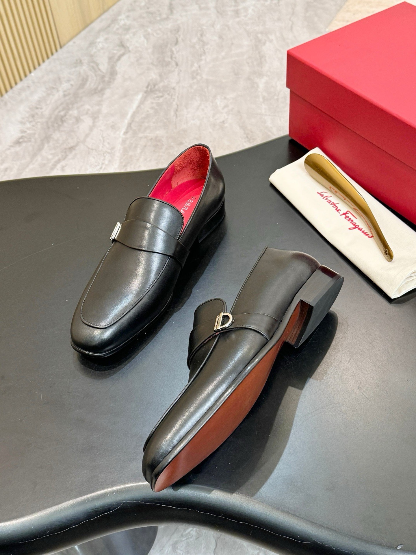 Лоферы мужские в стиле Salvatore Ferragamo Gancini чёрного цвета