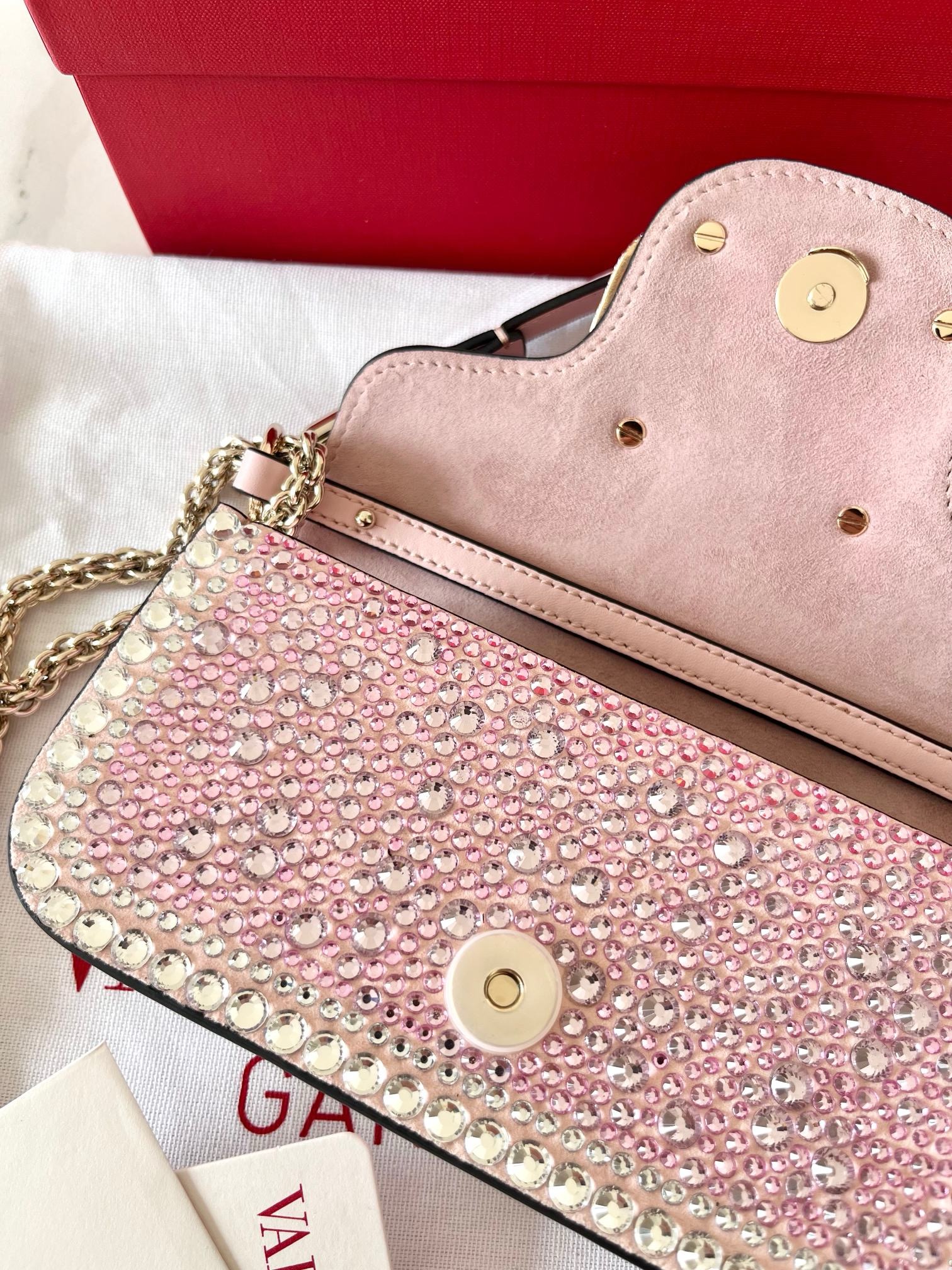 Сумка женская в стиле Valentino Loco со стразами розового цвета